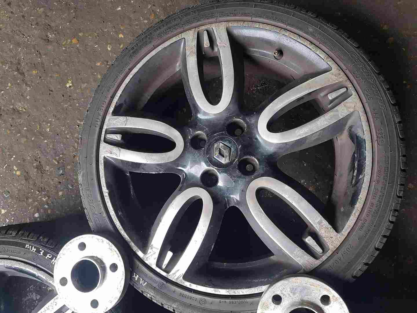 Thumb 2 Renault Clio MK3 2005-2011 Alloy Wheel Set X4 Black and silver + Tyres 205 40 17