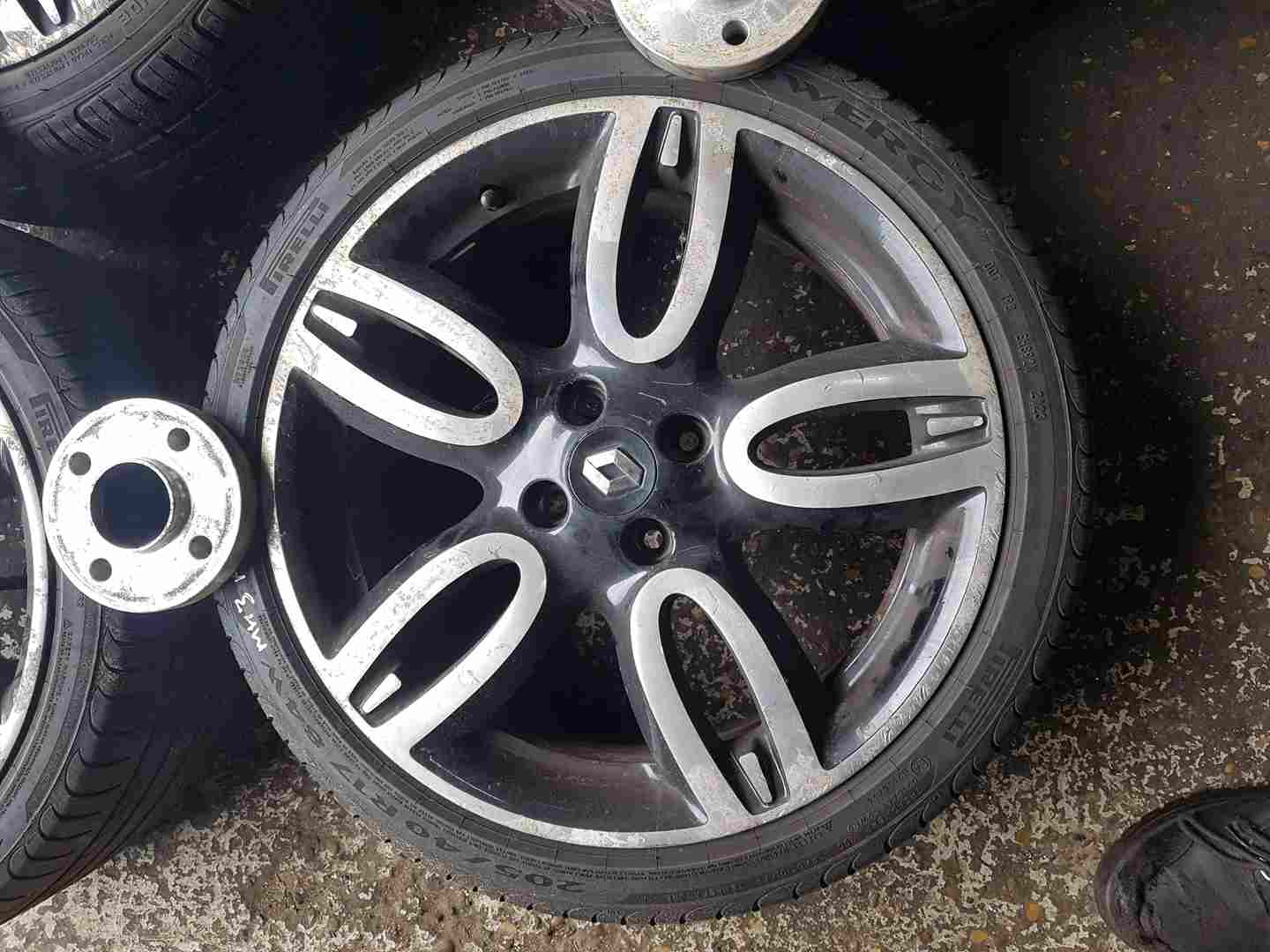 Thumb 3 Renault Clio MK3 2005-2011 Alloy Wheel Set X4 Black and silver + Tyres 205 40 17