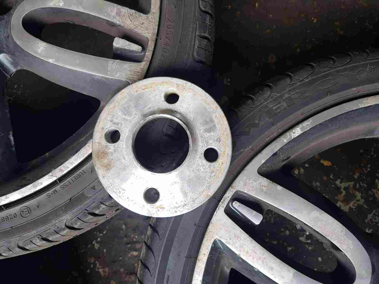 Thumb 6 Renault Clio MK3 2005-2011 Alloy Wheel Set X4 Black and silver + Tyres 205 40 17
