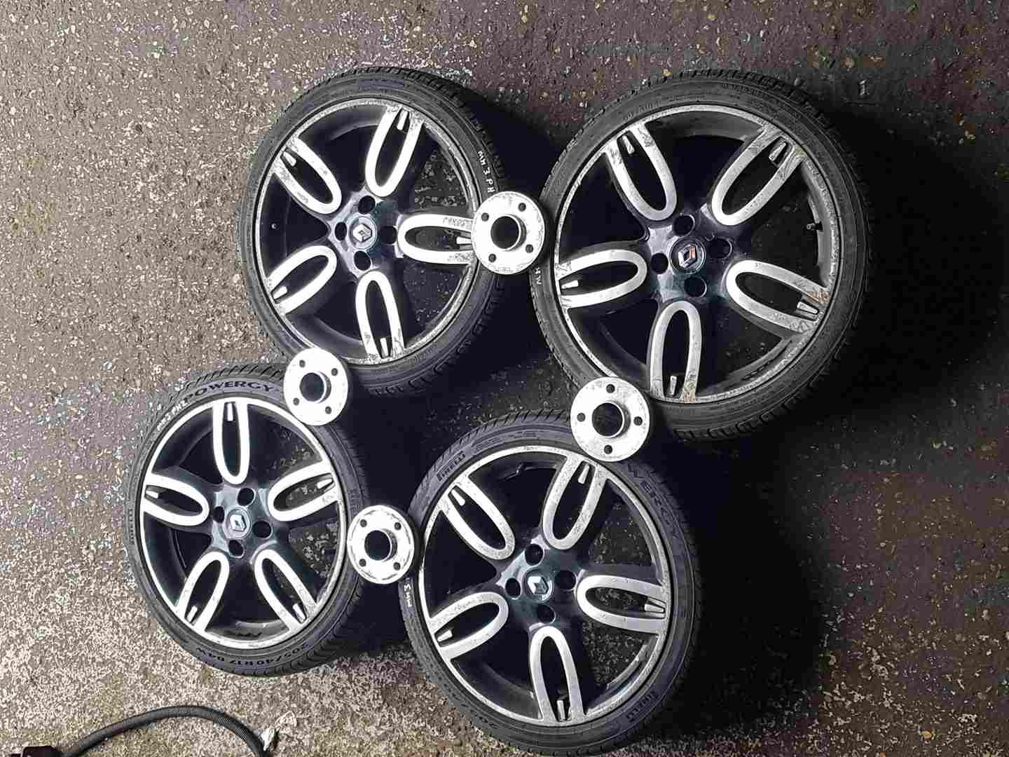 Thumb 7 Renault Clio MK3 2005-2011 Alloy Wheel Set X4 Black and silver + Tyres 205 40 17