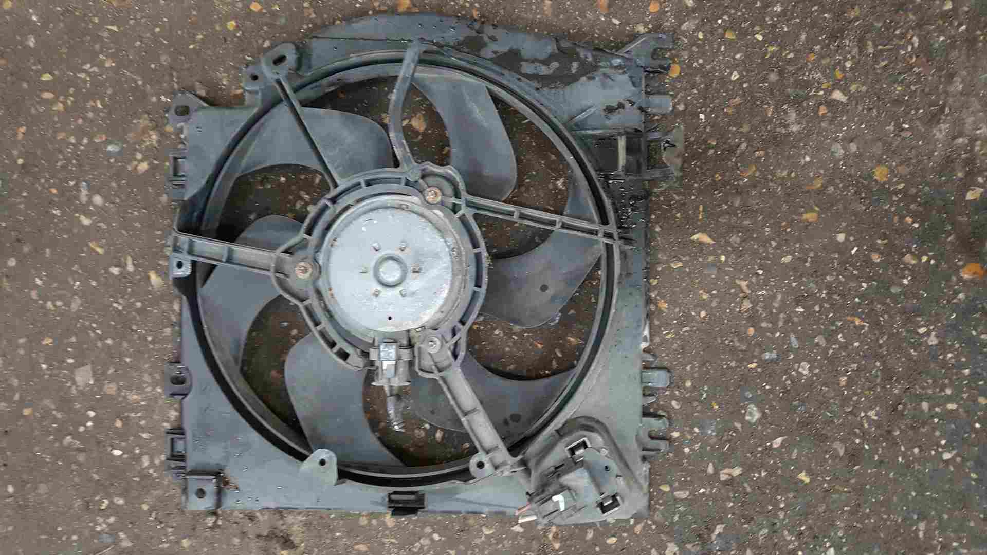 Thumb 3 Renault Clio MK3 2005-2012 1.2 16V Engine Radiator Cooling FAN 
