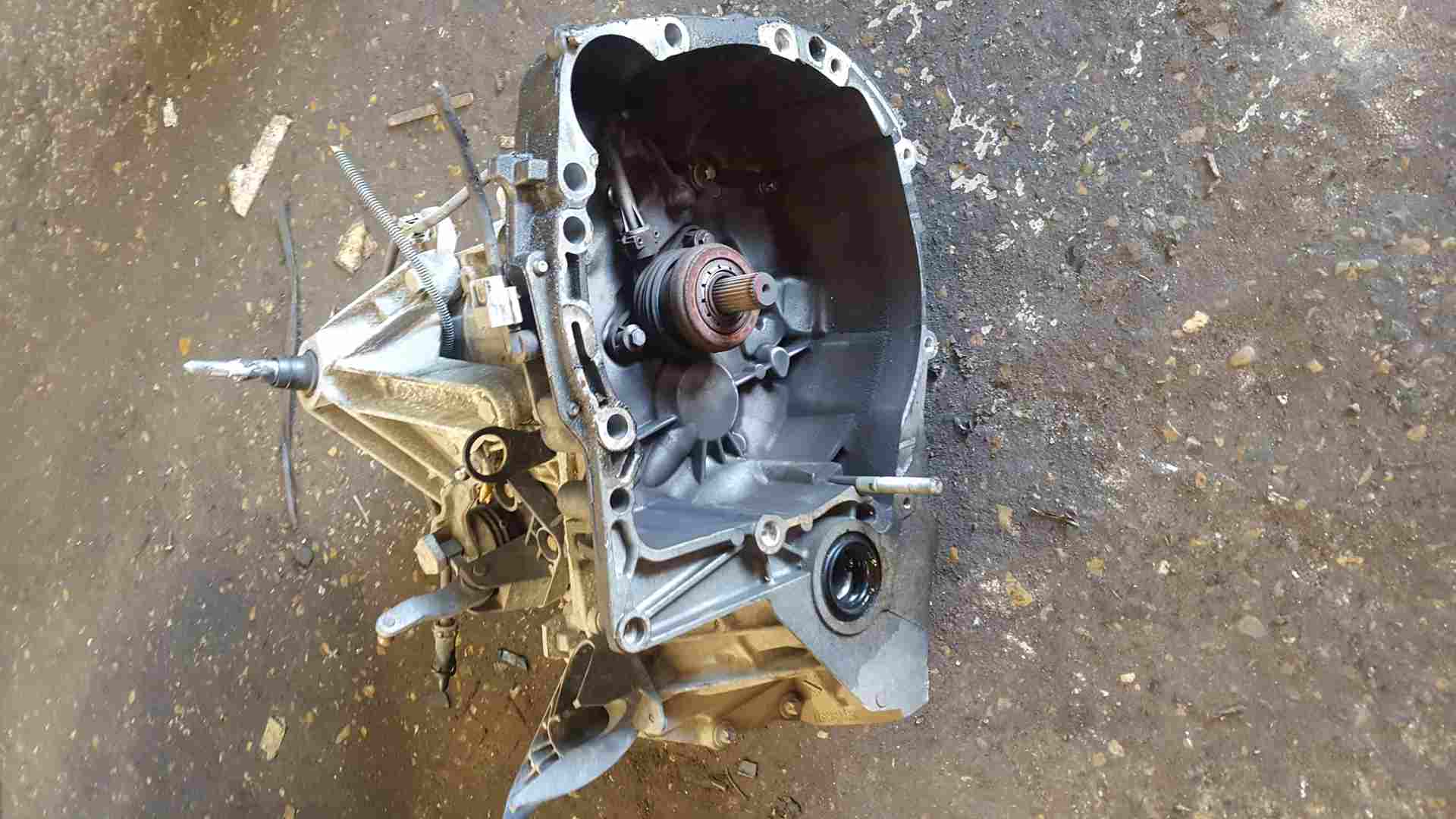 Thumb 2 Renault Clio MK3 2005-2012 1.2 16V TCE Turbo Gearbox JH3 312  Jh3312