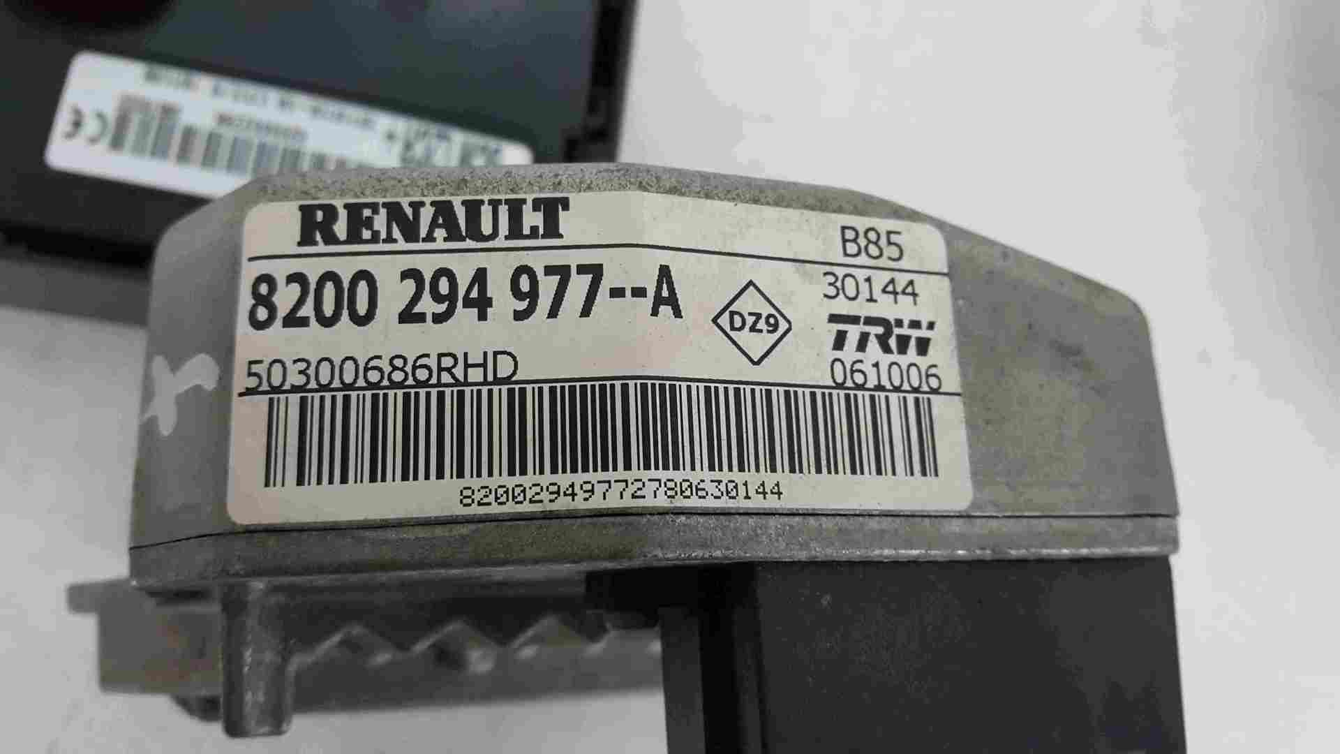 Thumb 4 Renault Clio MK3 2005-2012 1.2 16v ECU SET UCH BCM + Key Fob 8200294977