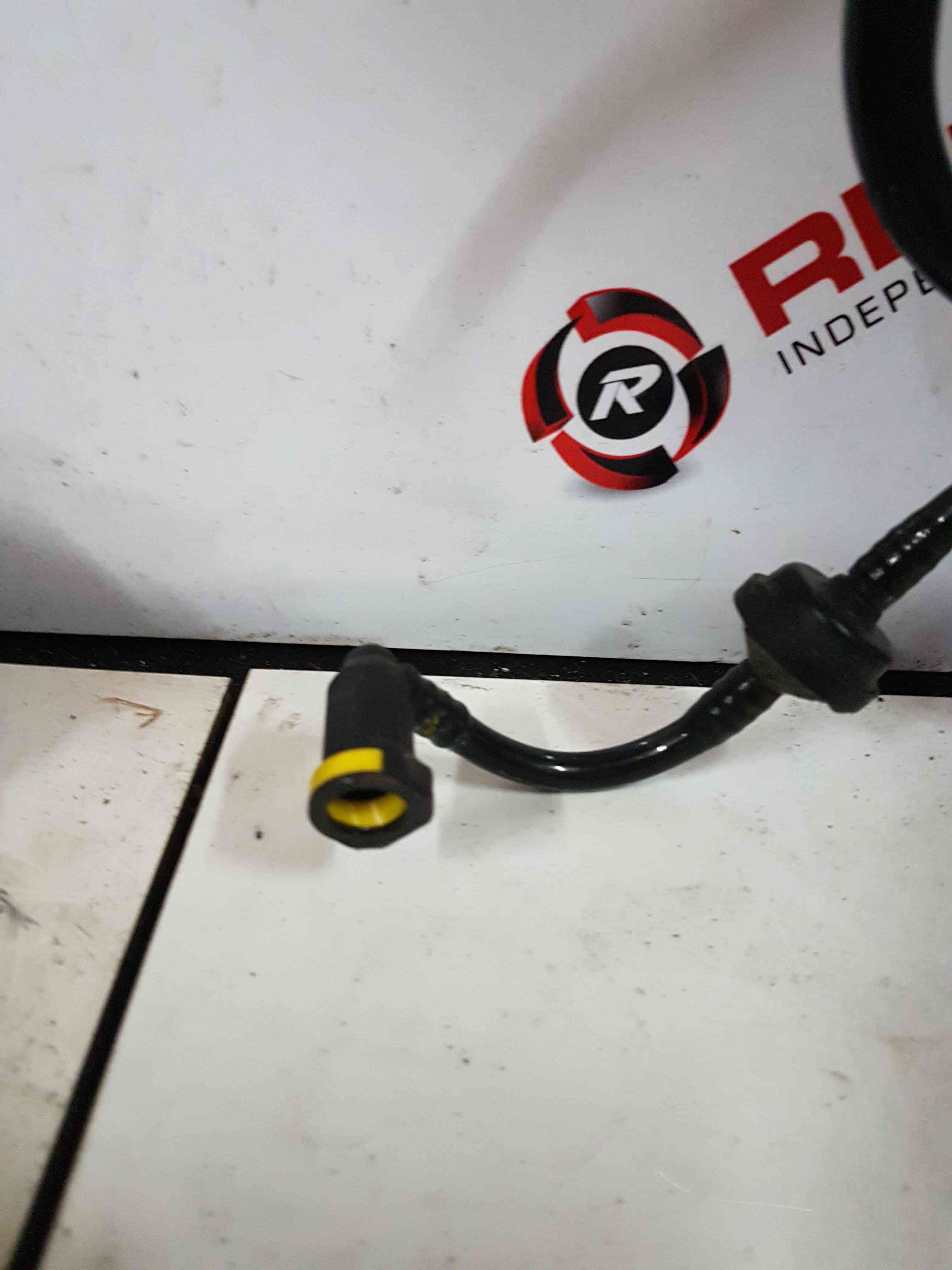 Thumb 5 Renault Clio MK3 2005-2012 1.2 TCE Turbo Rocker Breather Pipe Vacuum 8200604025