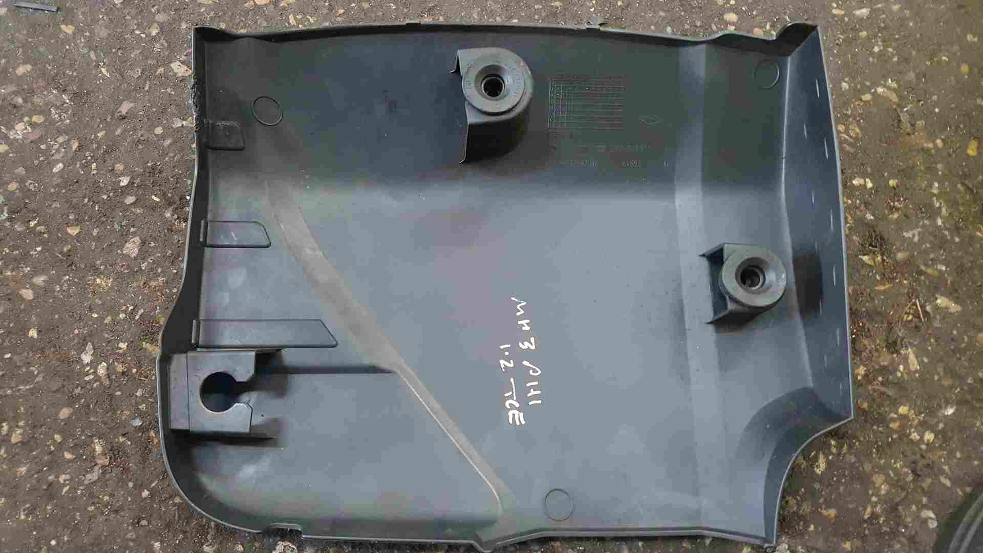 Thumb 4 Renault Clio MK3 2005-2012 1.2 Turbo TCE Engine Cover Plastic Damaged 8200587307