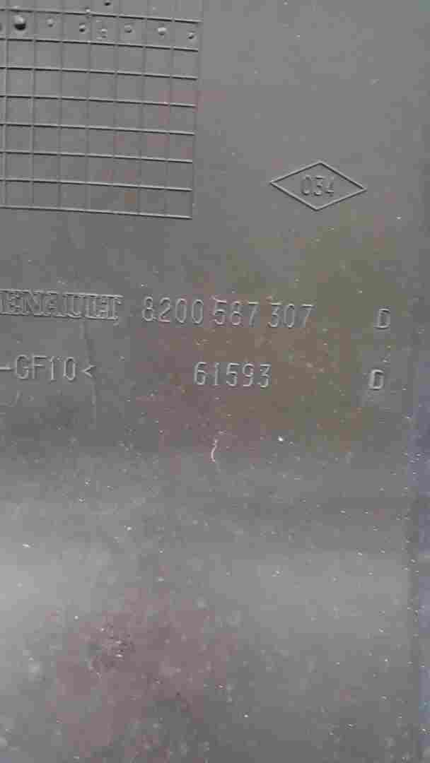 Thumb 5 Renault Clio MK3 2005-2012 1.2 Turbo TCE Engine Cover Plastic Damaged 8200587307