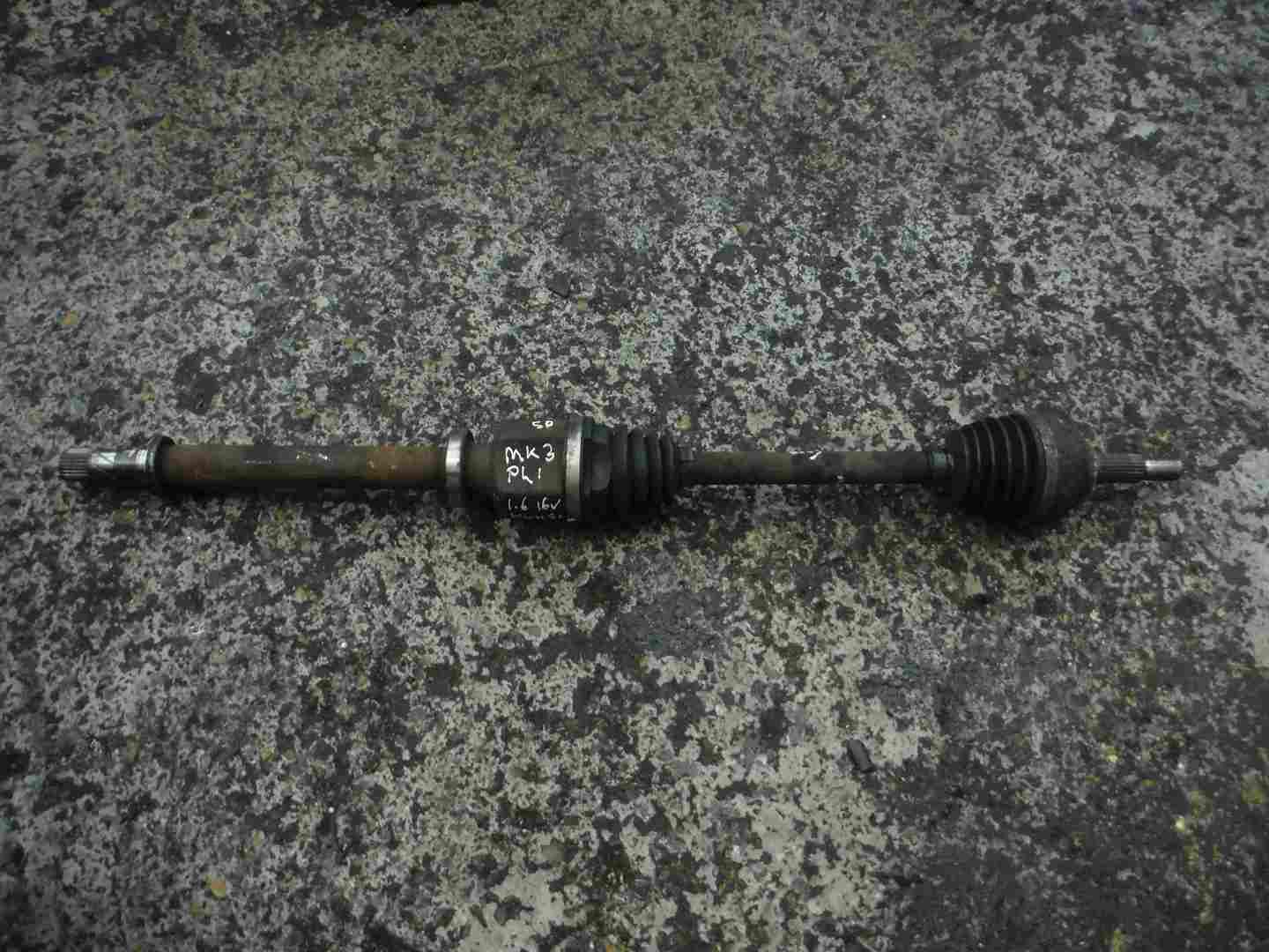 Renault Clio MK3 2005-2012 1.6 16v Drivers OSF Front Driveshaft 8200358164
