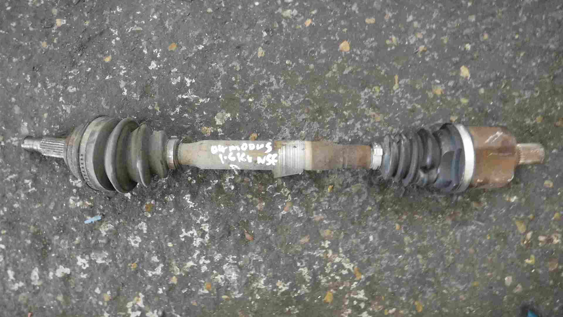 Renault Clio MK3 2005-2012 1.6 16v Passenger NSF Front Driveshat Automatic