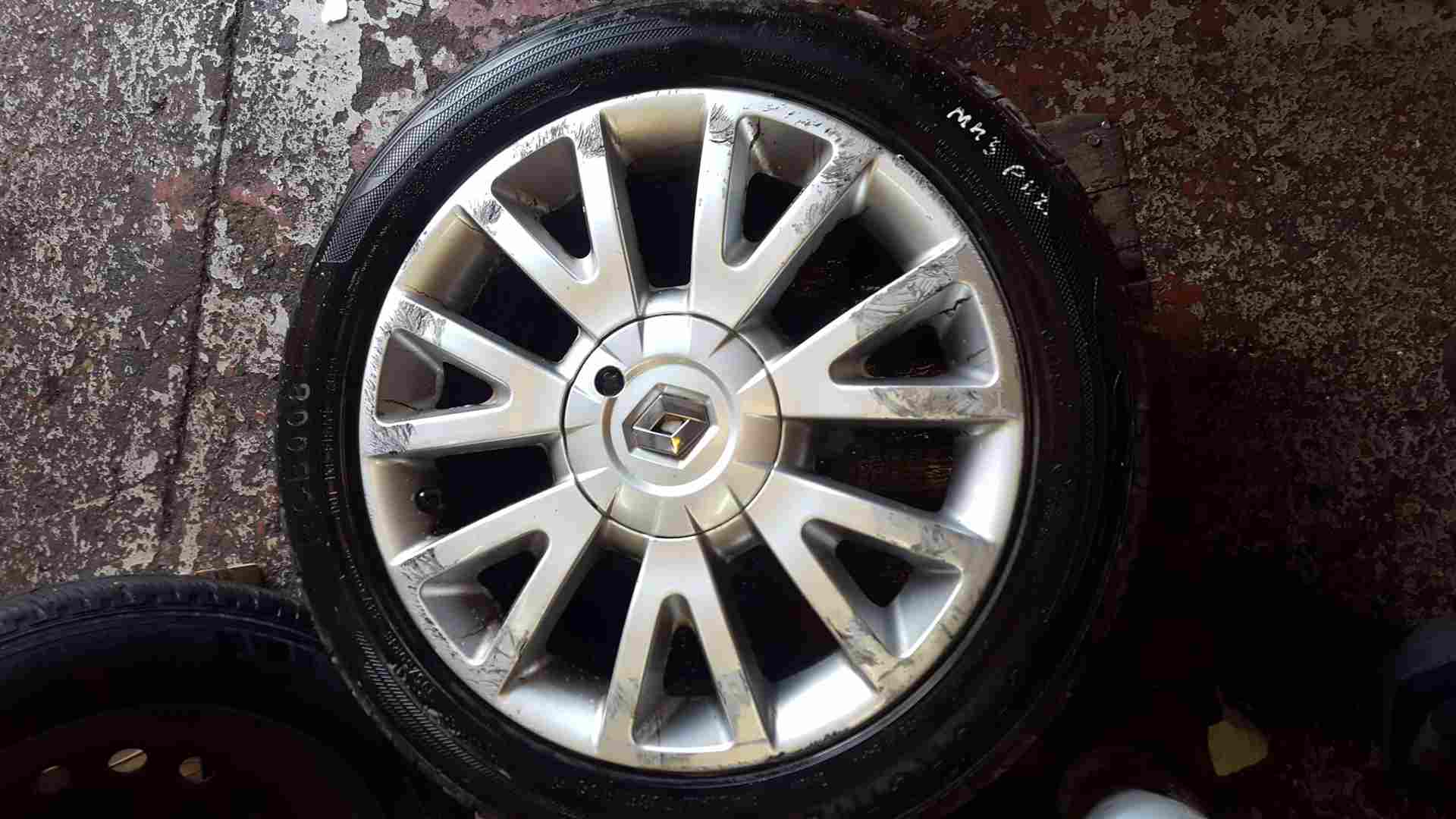 Thumb 2 Renault Clio MK3 2005-2012 Canasta Alloy Wheel + Tyre 195 50 16 5Mm Tread 3/5