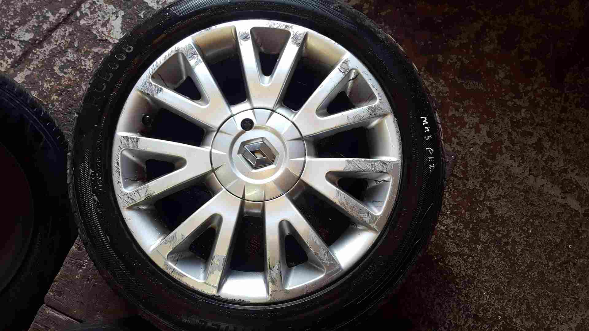 Thumb 5 Renault Clio MK3 2005-2012 Canasta Alloy Wheel + Tyre 195 50 16 5Mm Tread 3/5
