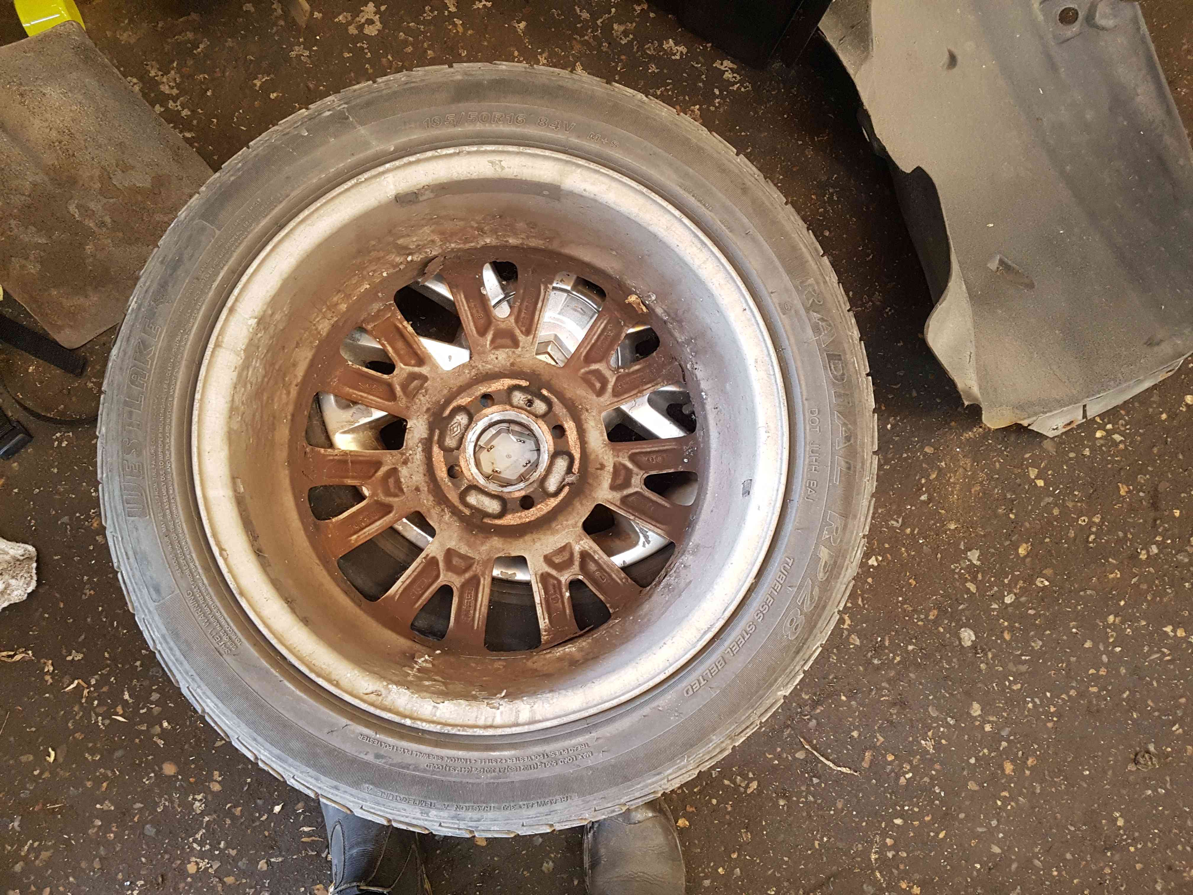 Thumb 6 Renault Clio MK3 2005-2012 Canasta Alloy Wheel 16INCH 3/5