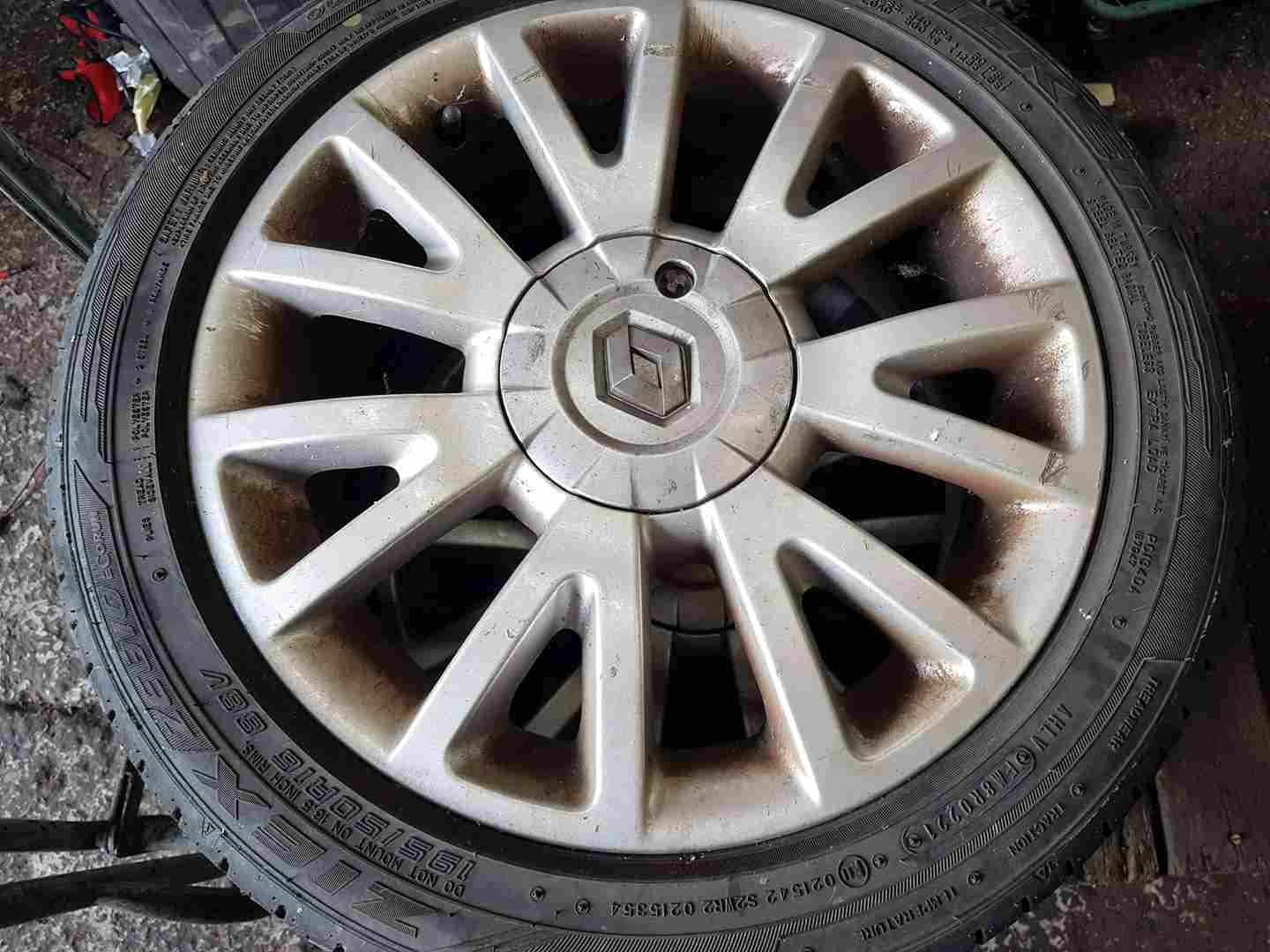 Thumb 3 Renault Clio MK3 2005-2012 Canasta Alloy Wheel + Tyre 195 50 16 6Mm Tread 3/5