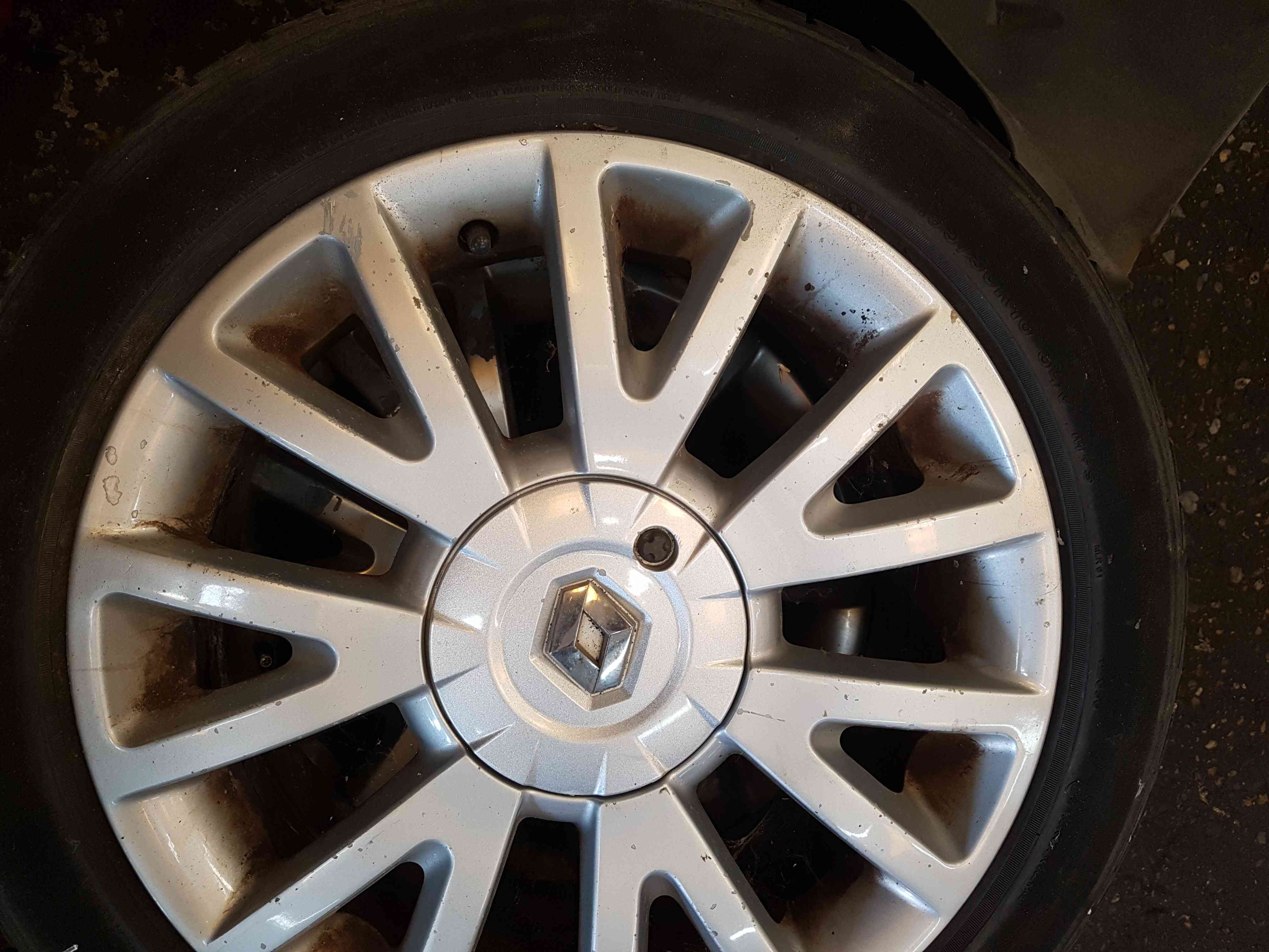Thumb 2 Renault Clio MK3 2005-2012 Canasta Alloy Wheel 16INCH 3/5