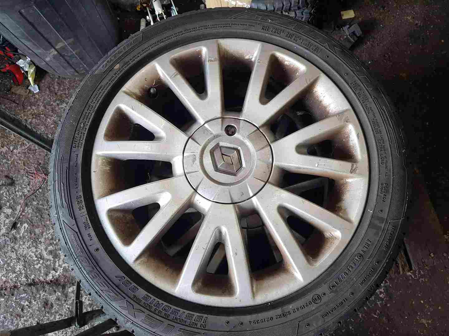 Renault Clio MK3 2005-2012 Canasta Alloy Wheel + Tyre 195 50 16 6Mm Tread 3/5