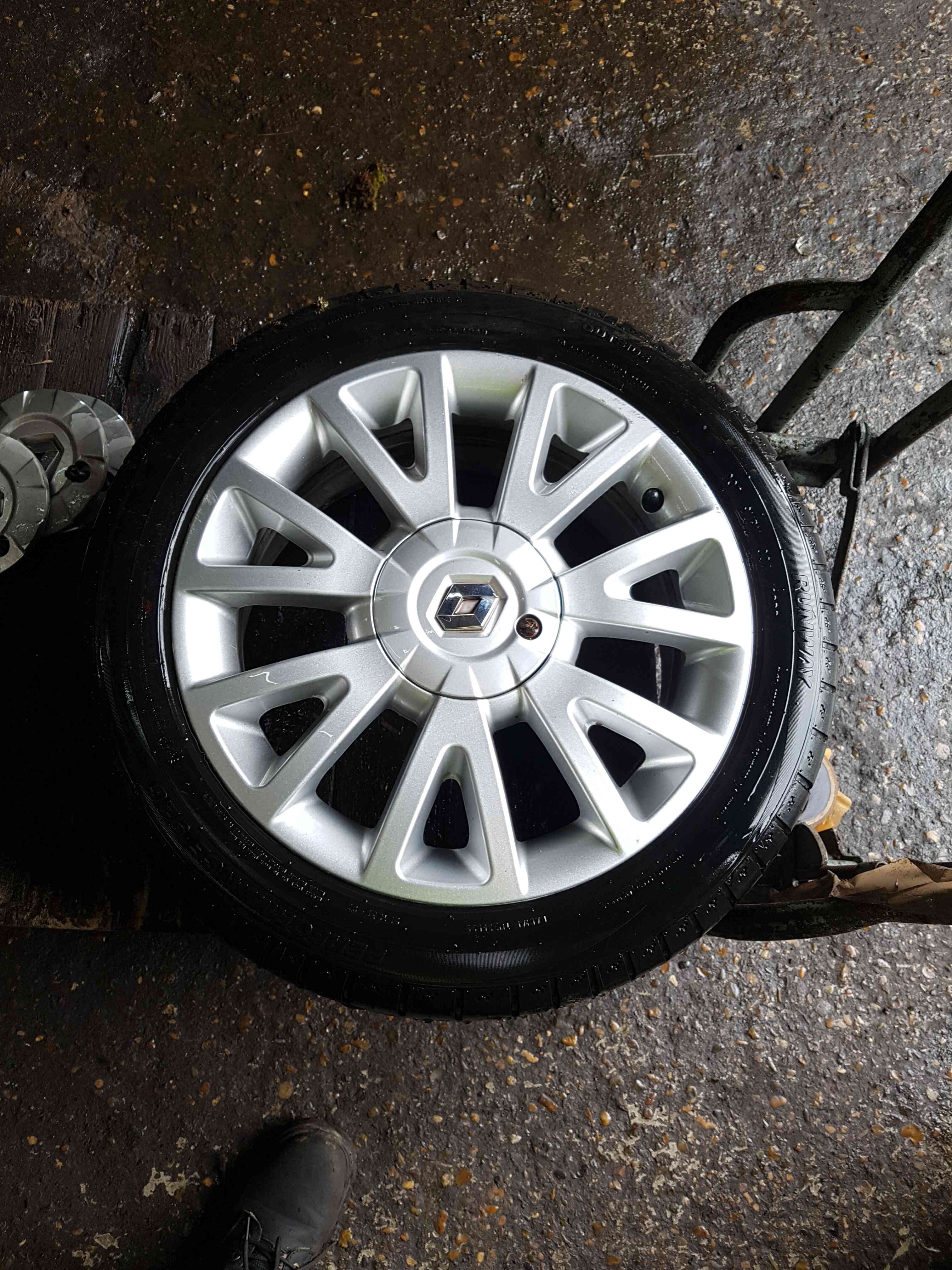 Thumb 8 Renault Clio MK3 2005-2012 Canasta Alloy Wheel + Tyre 195 50 16 7Mm Tread 4/5