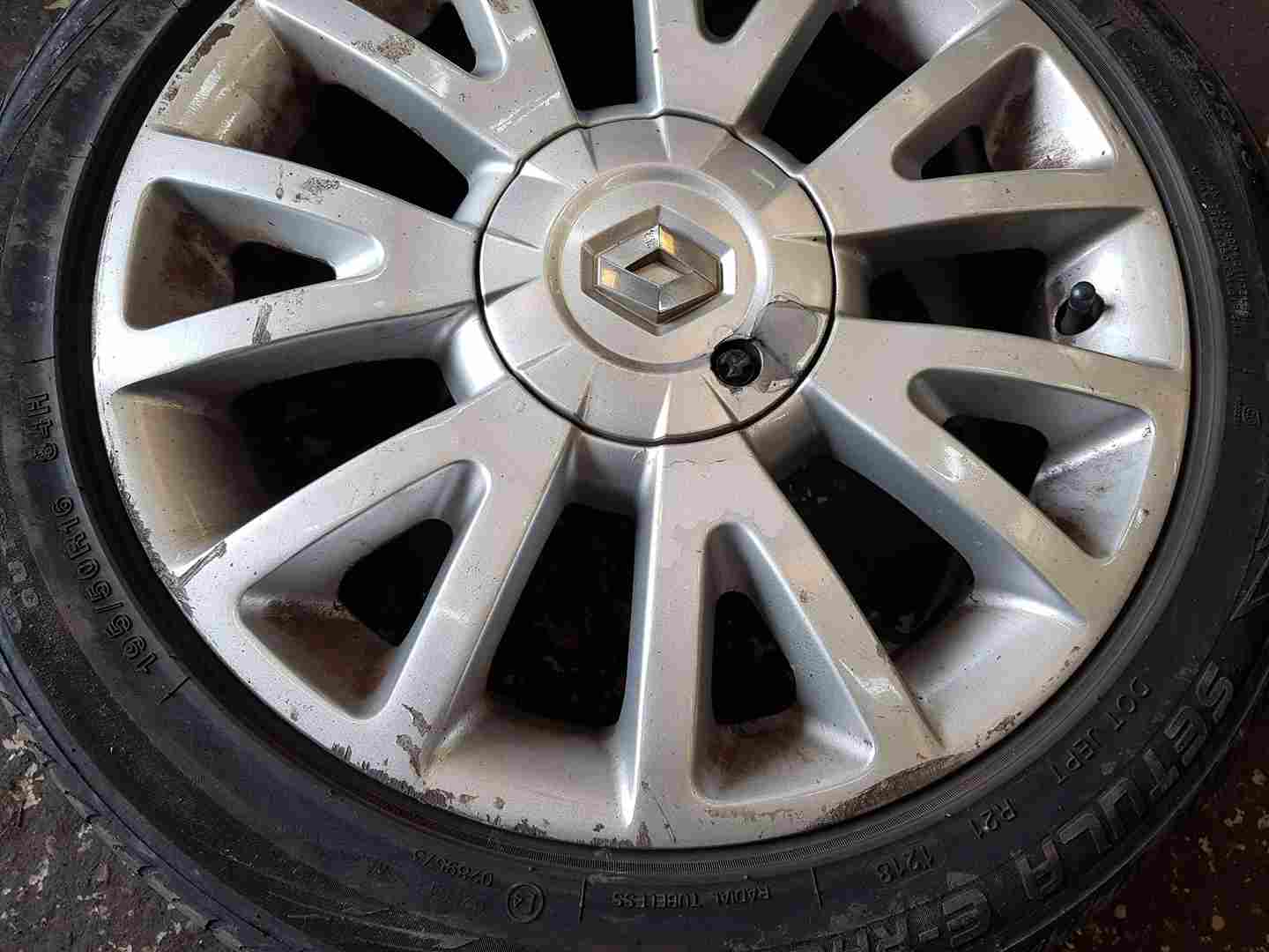 Thumb 3 Renault Clio MK3 2005-2012 Canasta Alloy Wheel 16 8201075834 3/5