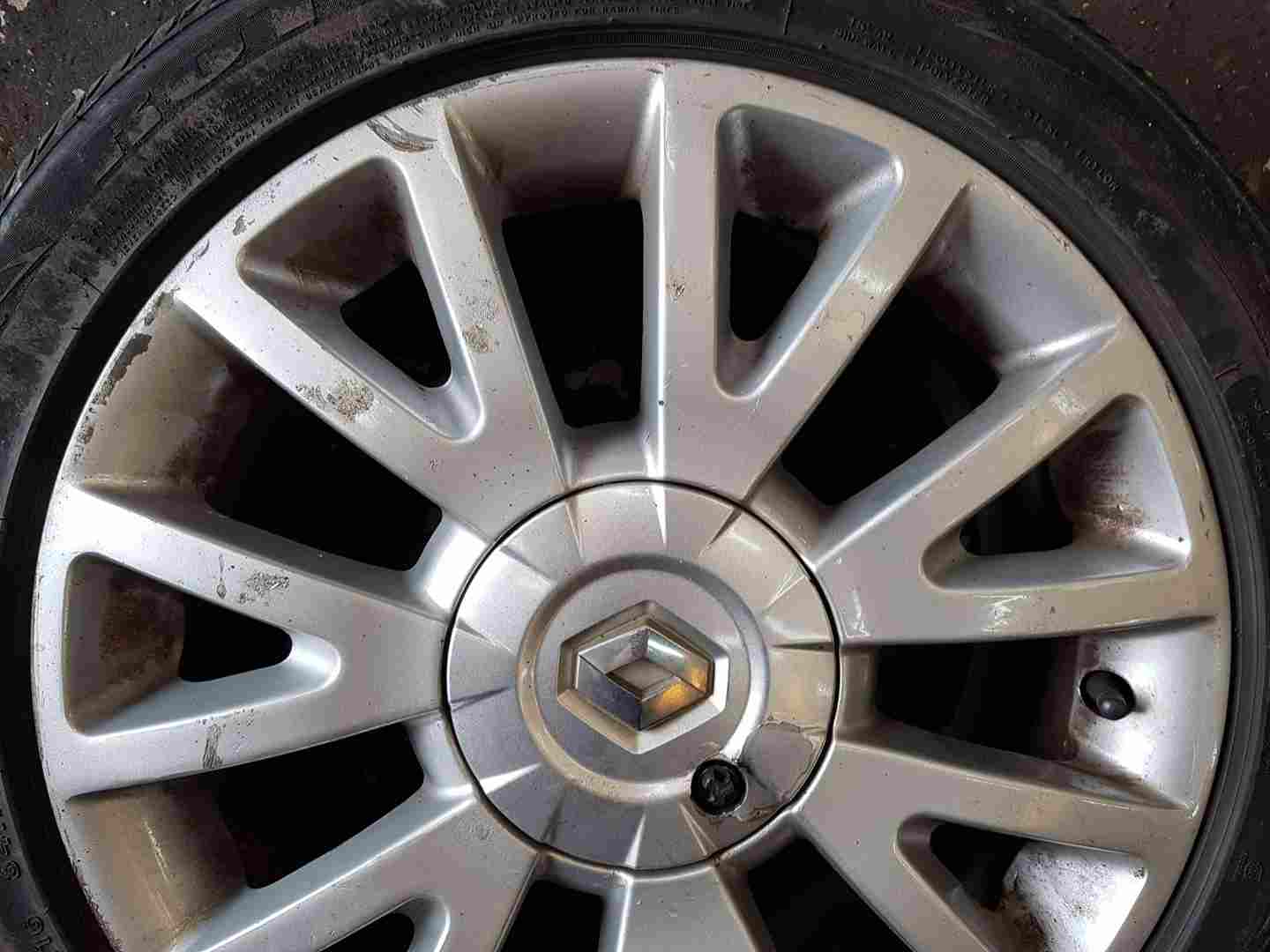 Thumb 4 Renault Clio MK3 2005-2012 Canasta Alloy Wheel 16 8201075834 3/5