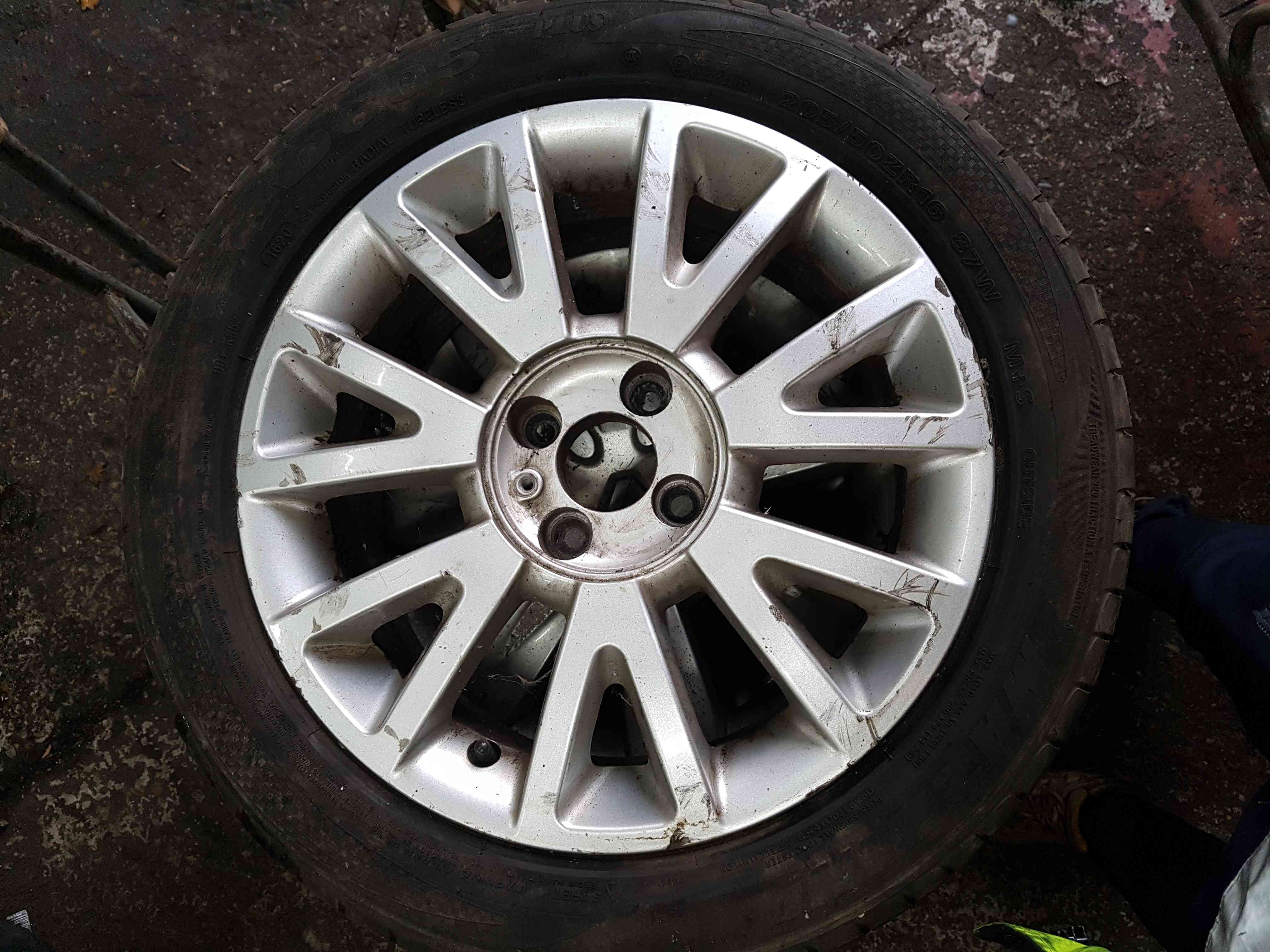 Thumb 8 Renault Clio MK3 2005-2012 Canasta Alloy Wheel 16 Inch 3/5 8200666351 8201075834