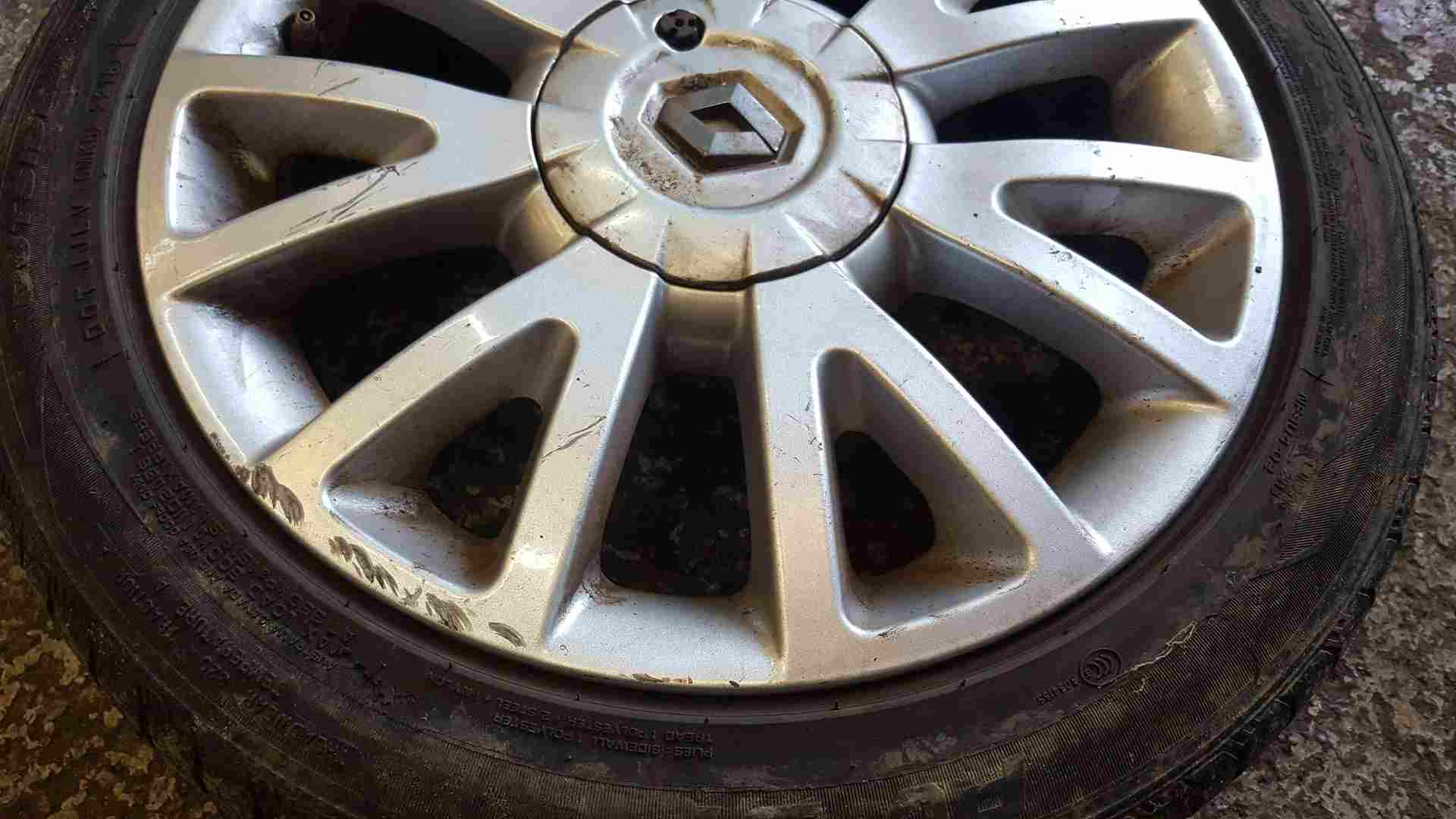 Thumb 3 Renault Clio MK3 2005-2012 Canasta Alloy Wheel 16Inch 3/5 8201075834