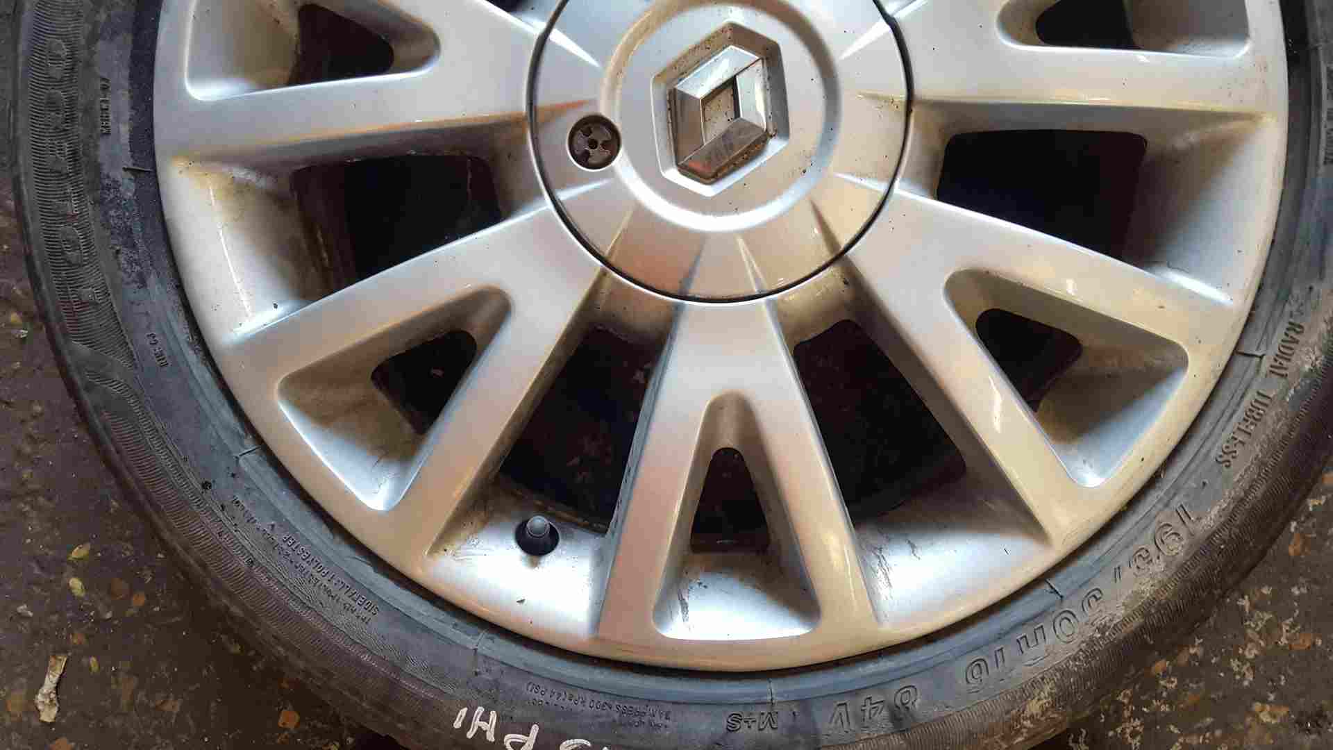 Thumb 2 Renault Clio MK3 2005-2012 Canasta Alloy Wheel 16Inch 3/5 8201075834