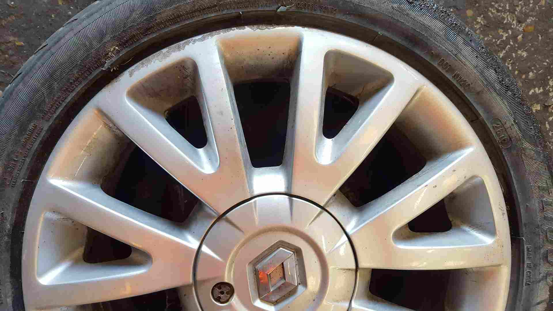 Thumb 3 Renault Clio MK3 2005-2012 Canasta Alloy Wheel 16Inch 3/5 8201075834