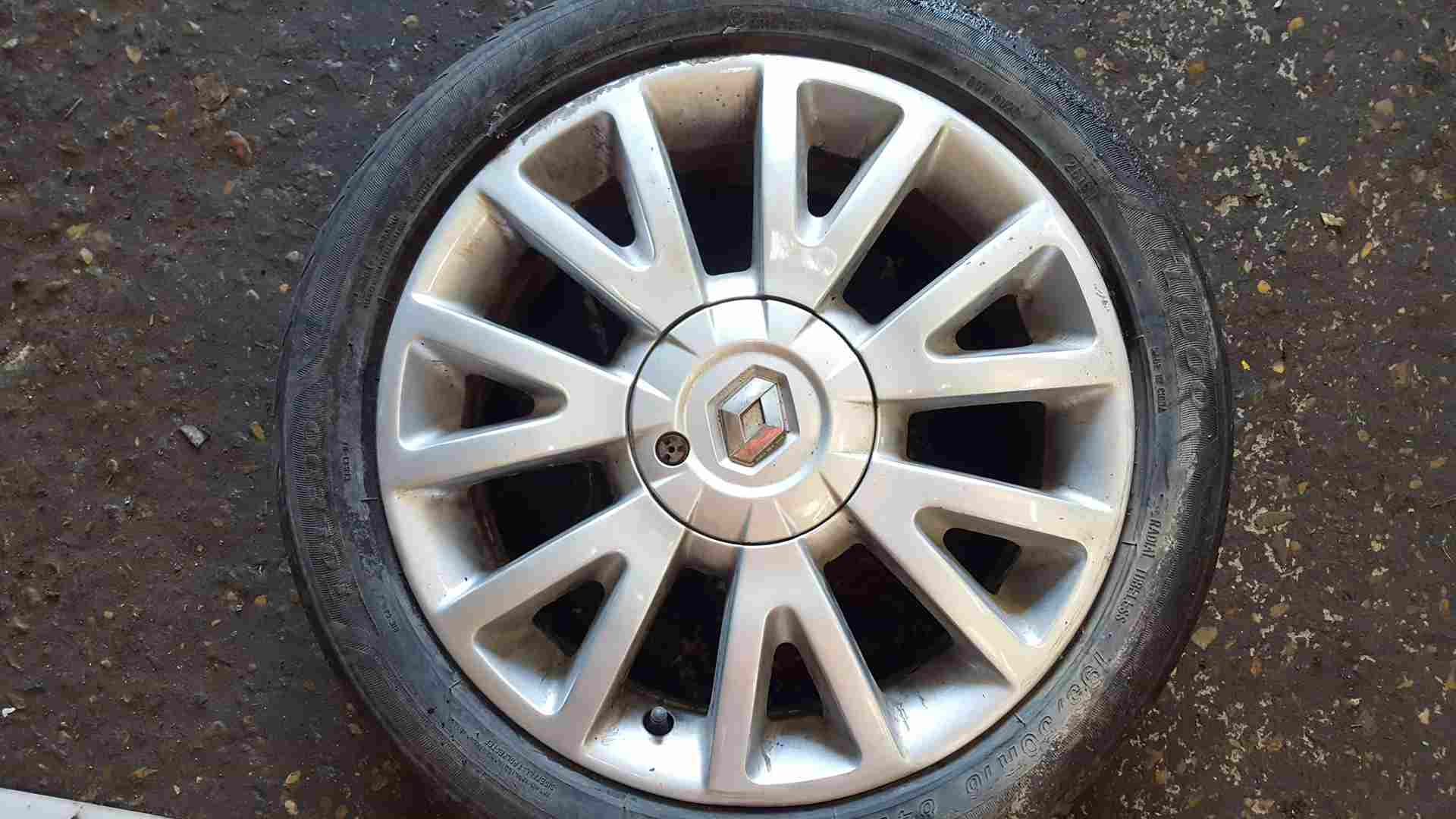Thumb 4 Renault Clio MK3 2005-2012 Canasta Alloy Wheel 16Inch 3/5 8201075834