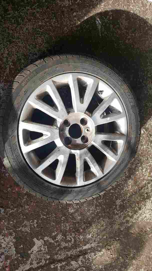 Thumb 3 Renault Clio MK3 2005-2012 Canasta Alloy Wheel 16Inch 7Mm Tyre Curbing 4/5