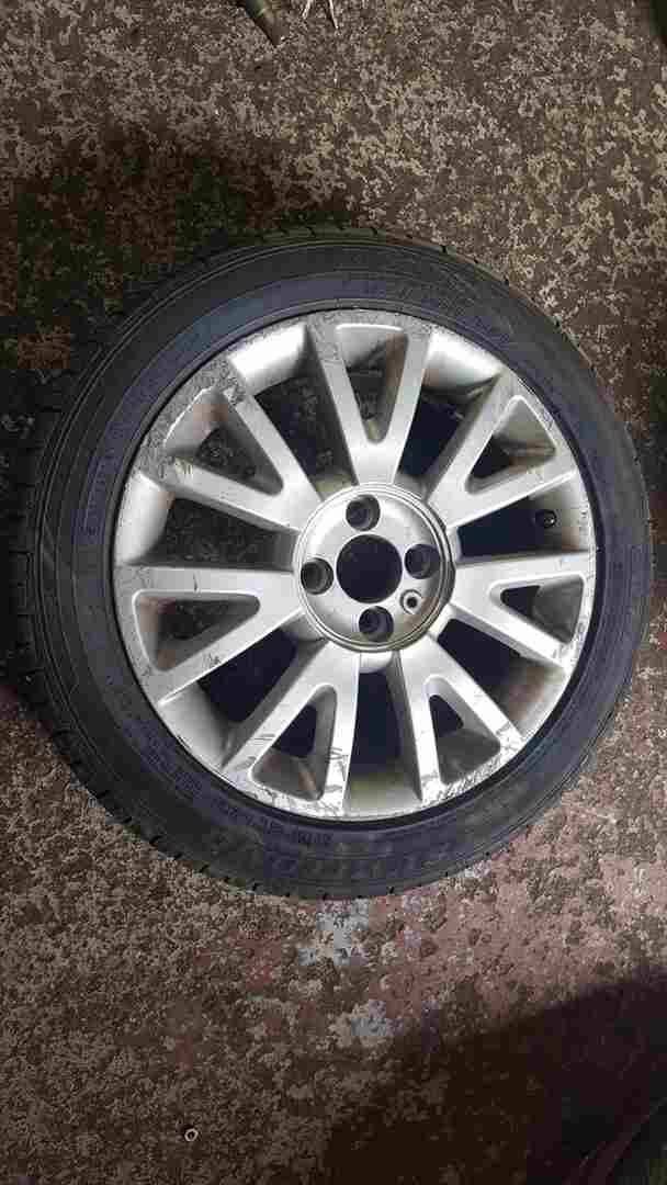 Renault Clio MK3 2005-2012 Canasta Alloy Wheel 16Inch 7mm tyre Curbing 3/5