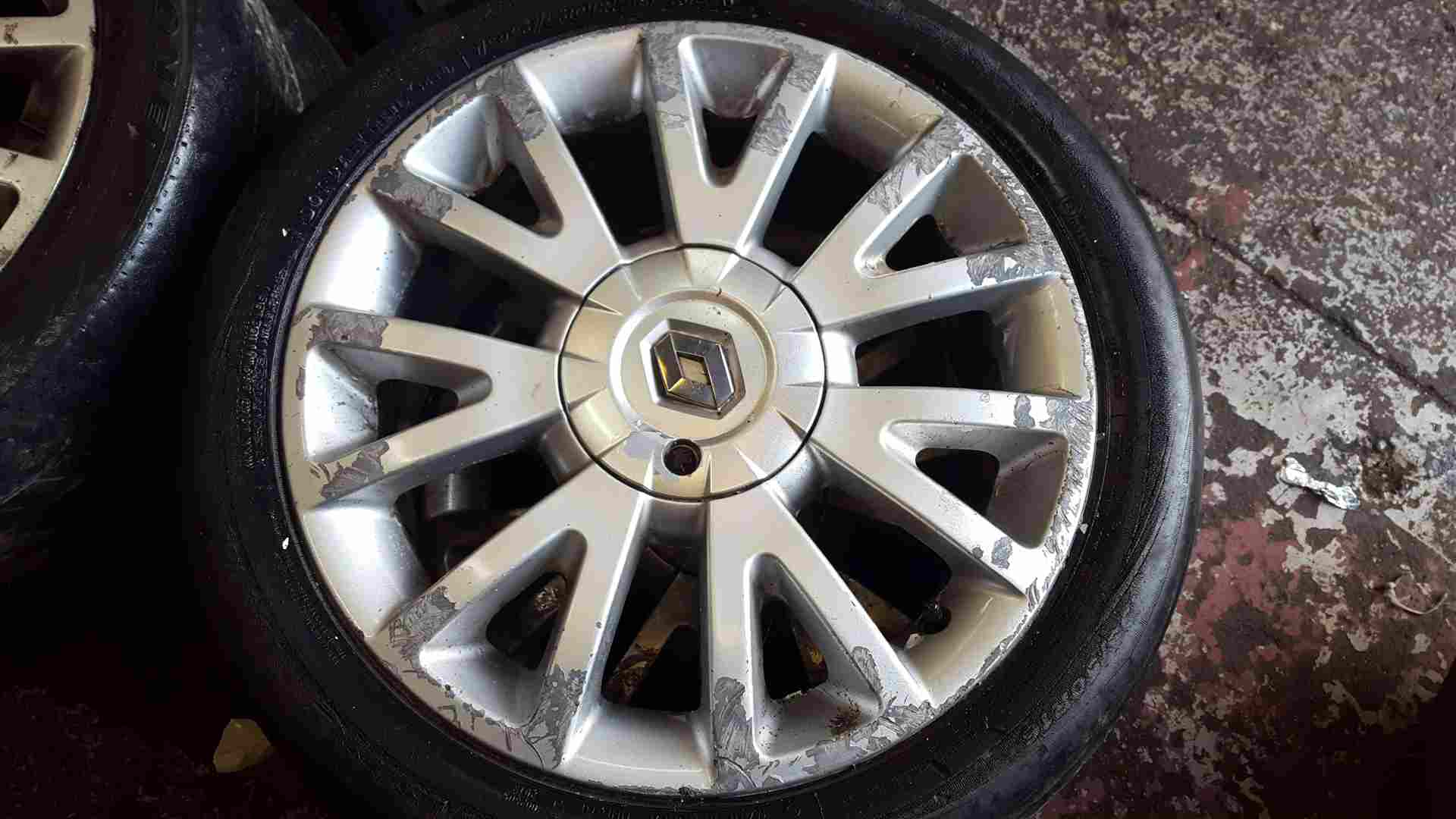 Thumb 2 Renault Clio MK3 2005-2012 Canasta Alloy Wheel 2/5