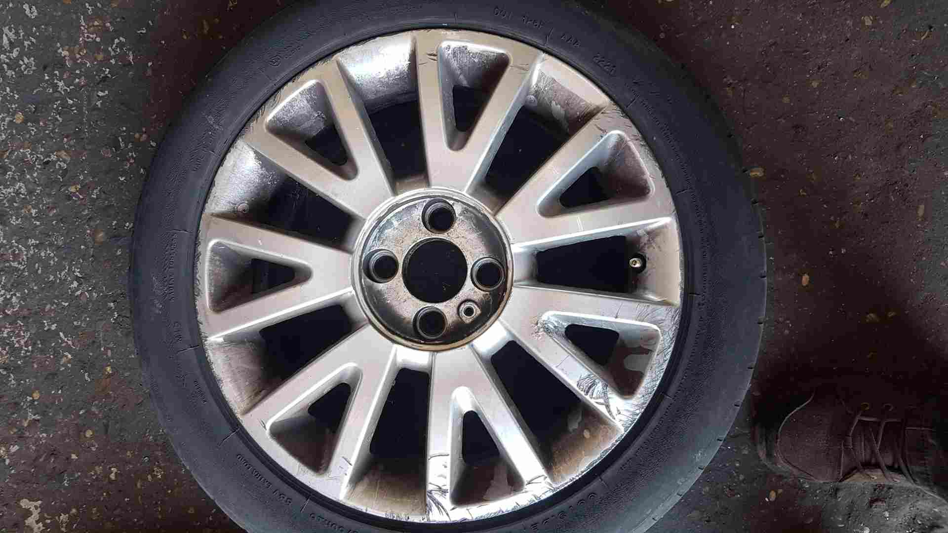 Thumb 2 Renault Clio MK3 2005-2012 Canasta Alloy Wheel 3/5 8200666351
