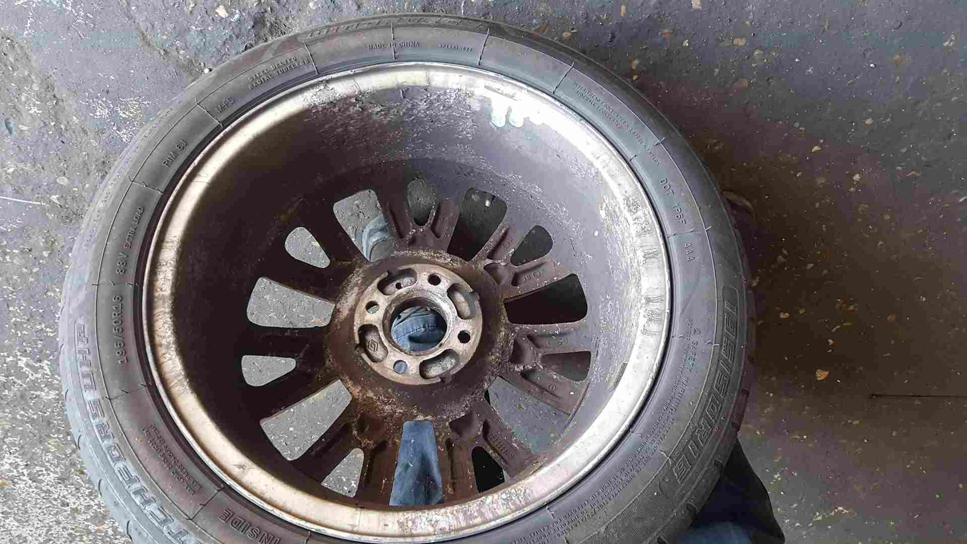 Thumb 3 Renault Clio MK3 2005-2012 Canasta Alloy Wheel 3/5 8200666351