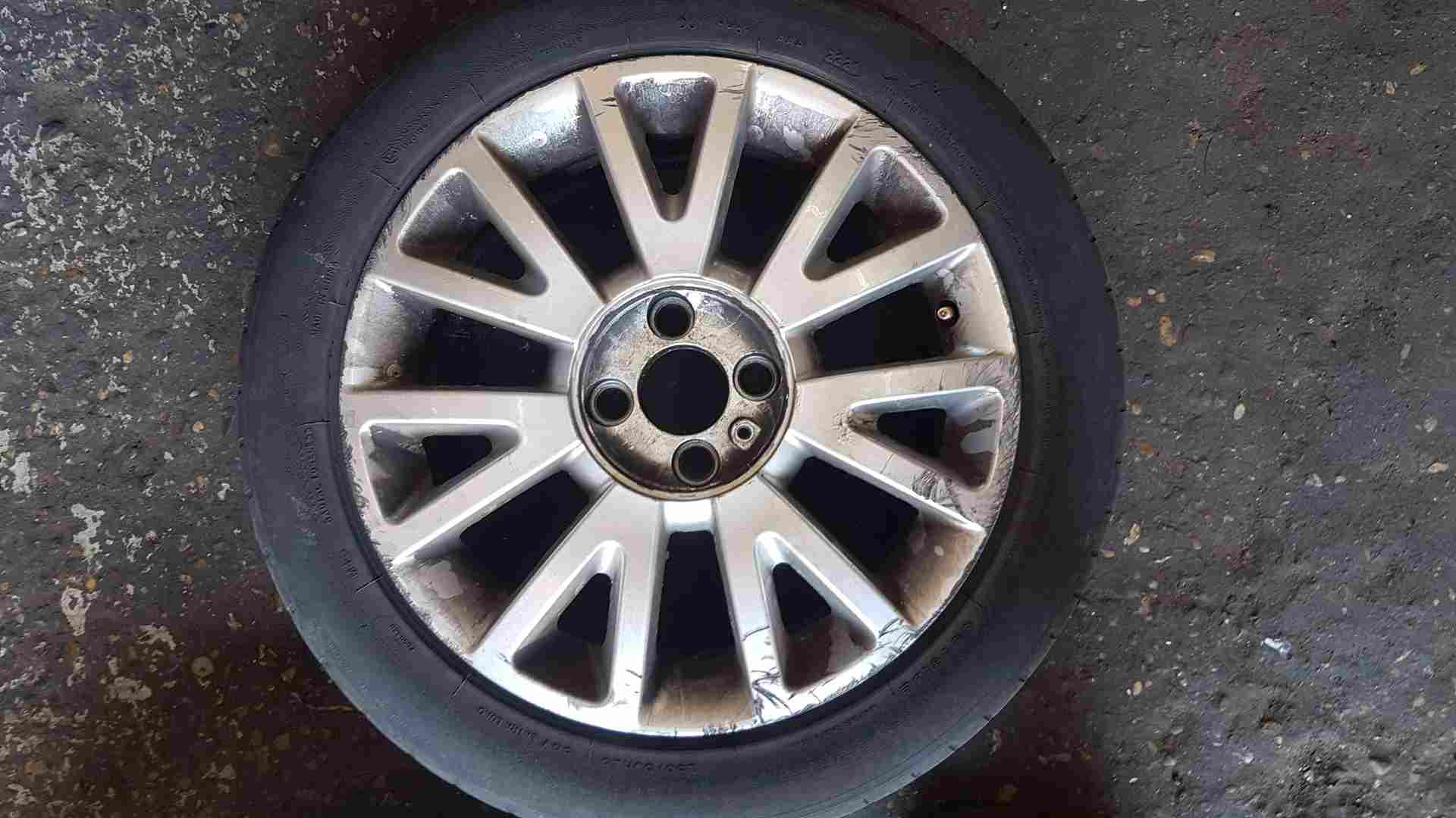Thumb 5 Renault Clio MK3 2005-2012 Canasta Alloy Wheel 3/5 8200666351