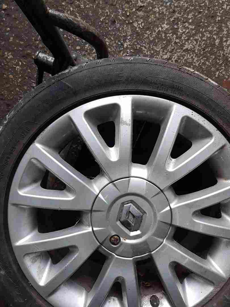 Thumb 3 Renault Clio MK3 2005-2012 Canasta Alloy Wheel 3/5 8200666351 8201075834