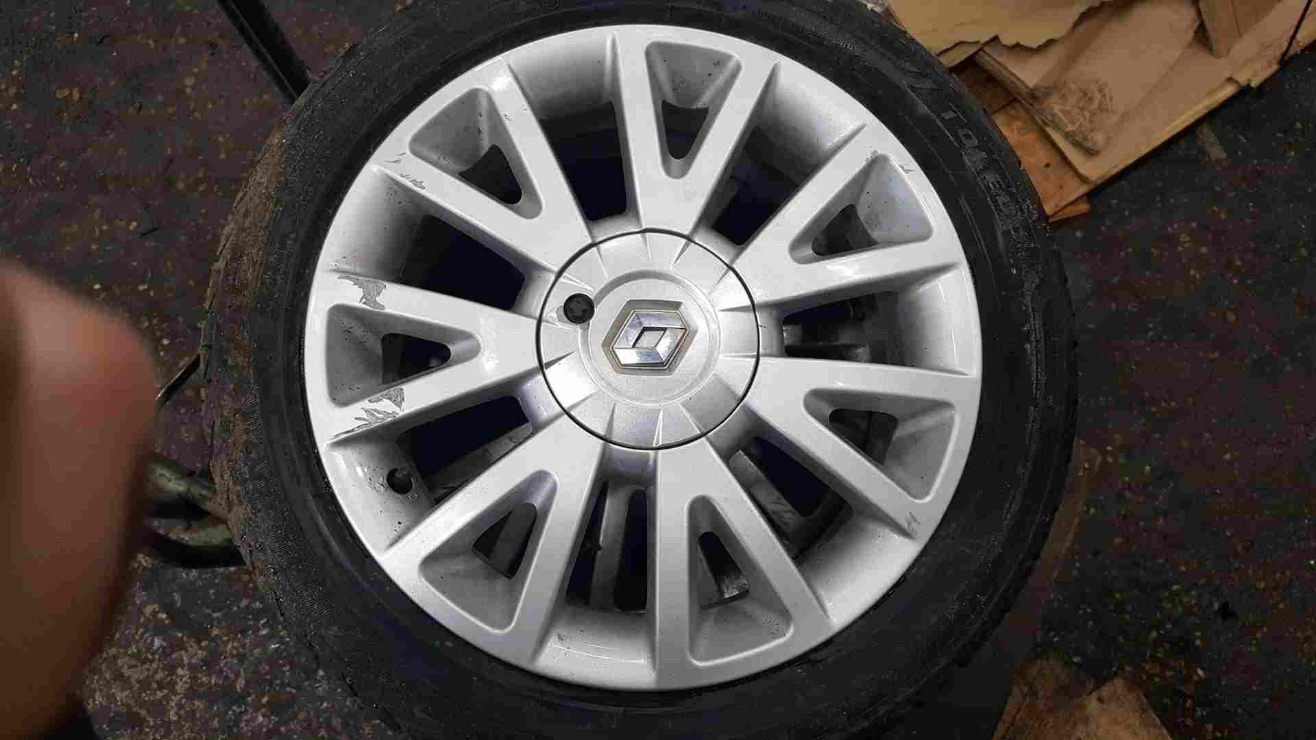 Thumb 2 Renault Clio MK3 2005-2012 Canasta Alloy Wheel 4/5