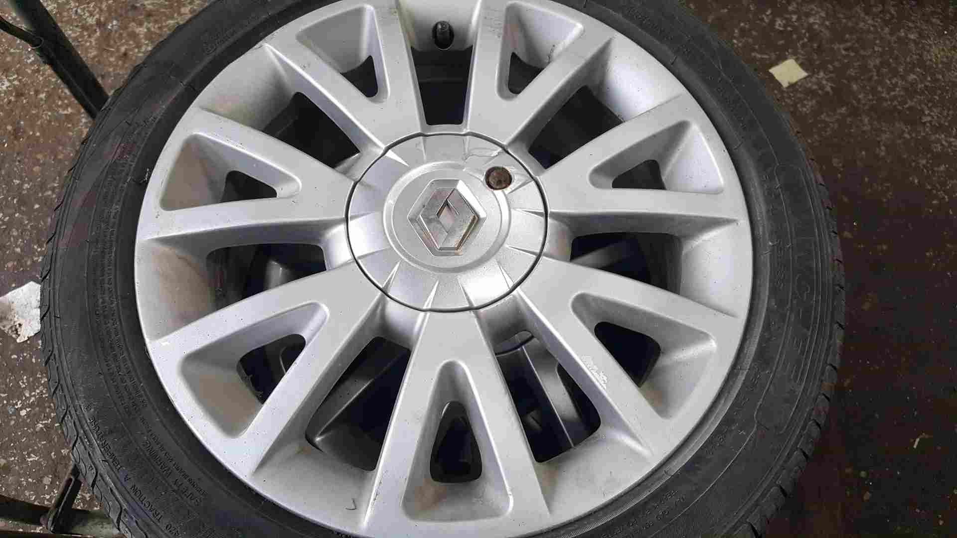 Thumb 2 Renault Clio MK3 2005-2012 Canasta Alloy Wheel Repainted 4/5 6Mm 195 50 16