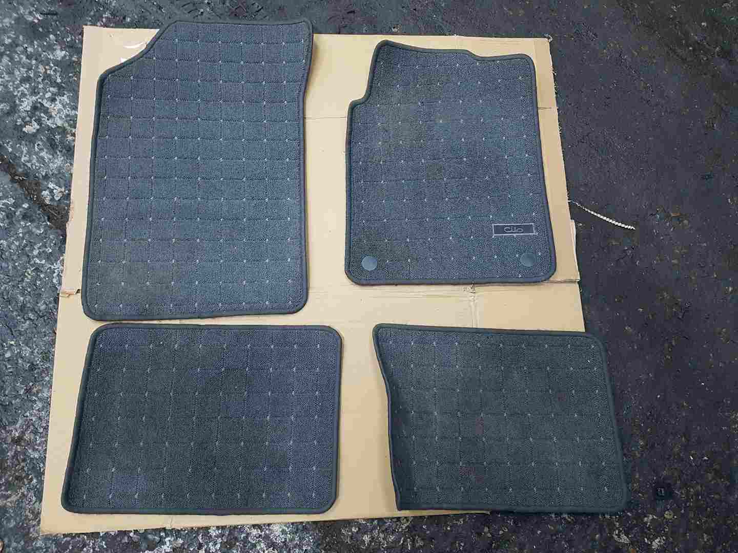 Renault Clio MK3 2005-2012 Car Floor Mats Set 7711219939