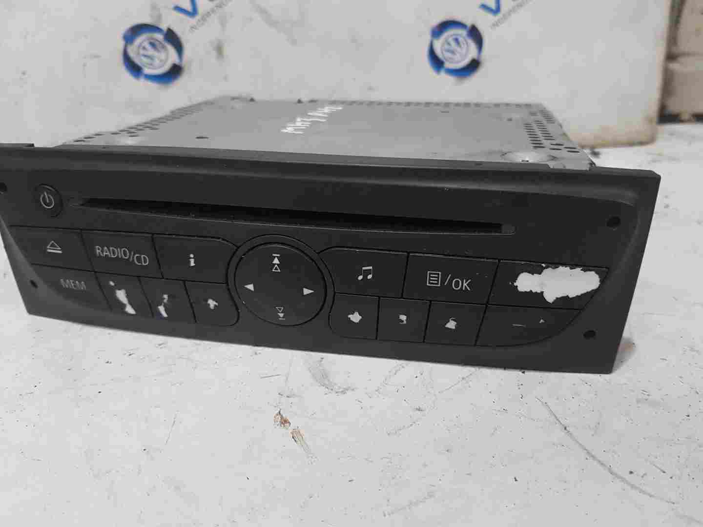 Thumb 2 Renault Clio MK3 2005-2012 Cd Player Radio + Code 281150038R