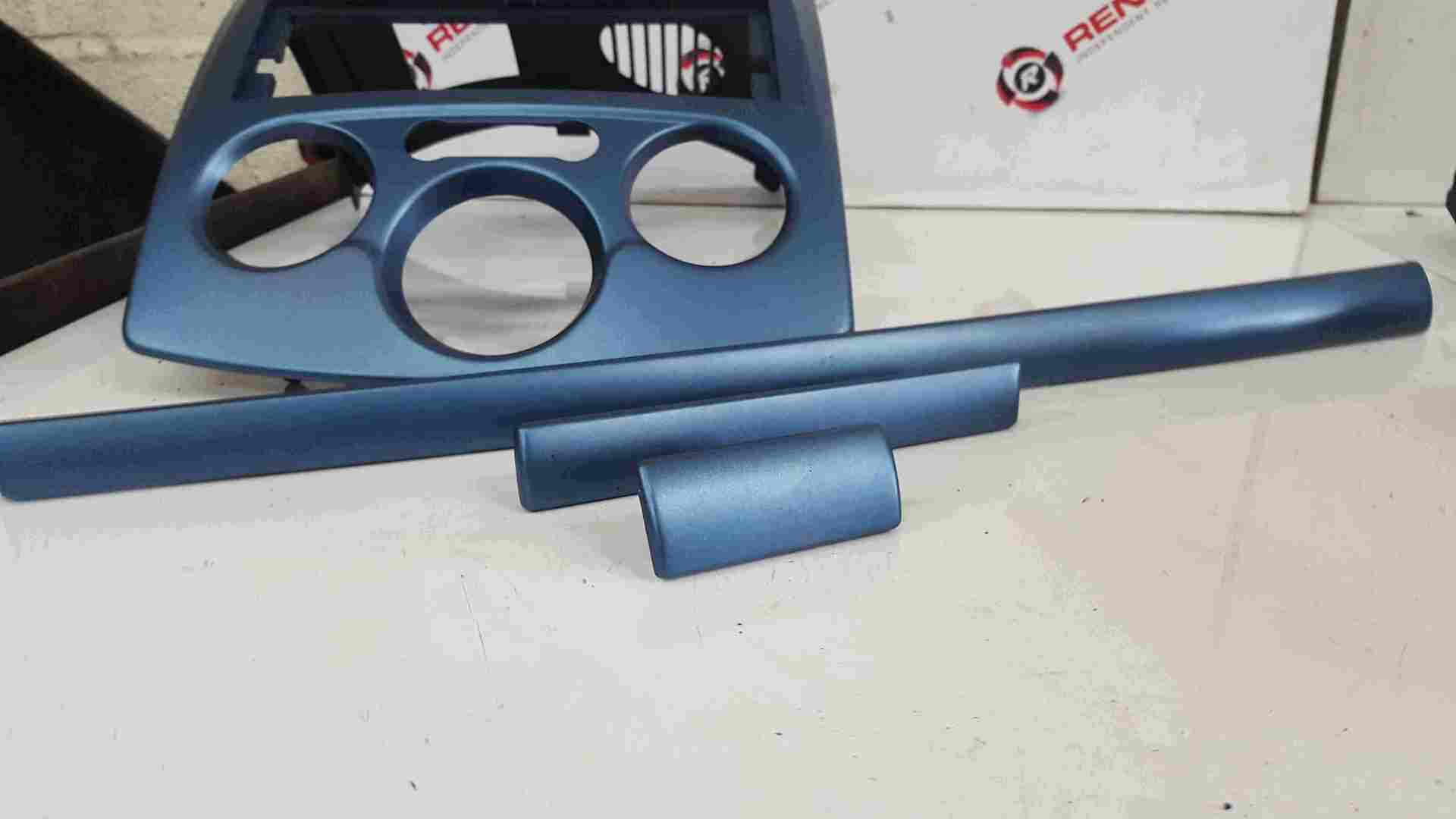 Thumb 3 Renault Clio MK3 2005-2012 Centre Console Blue Moulding Trim