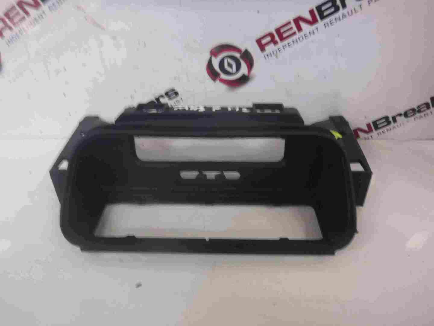 Renault Clio MK3 2005-2012 Centre Dials Surround Trim