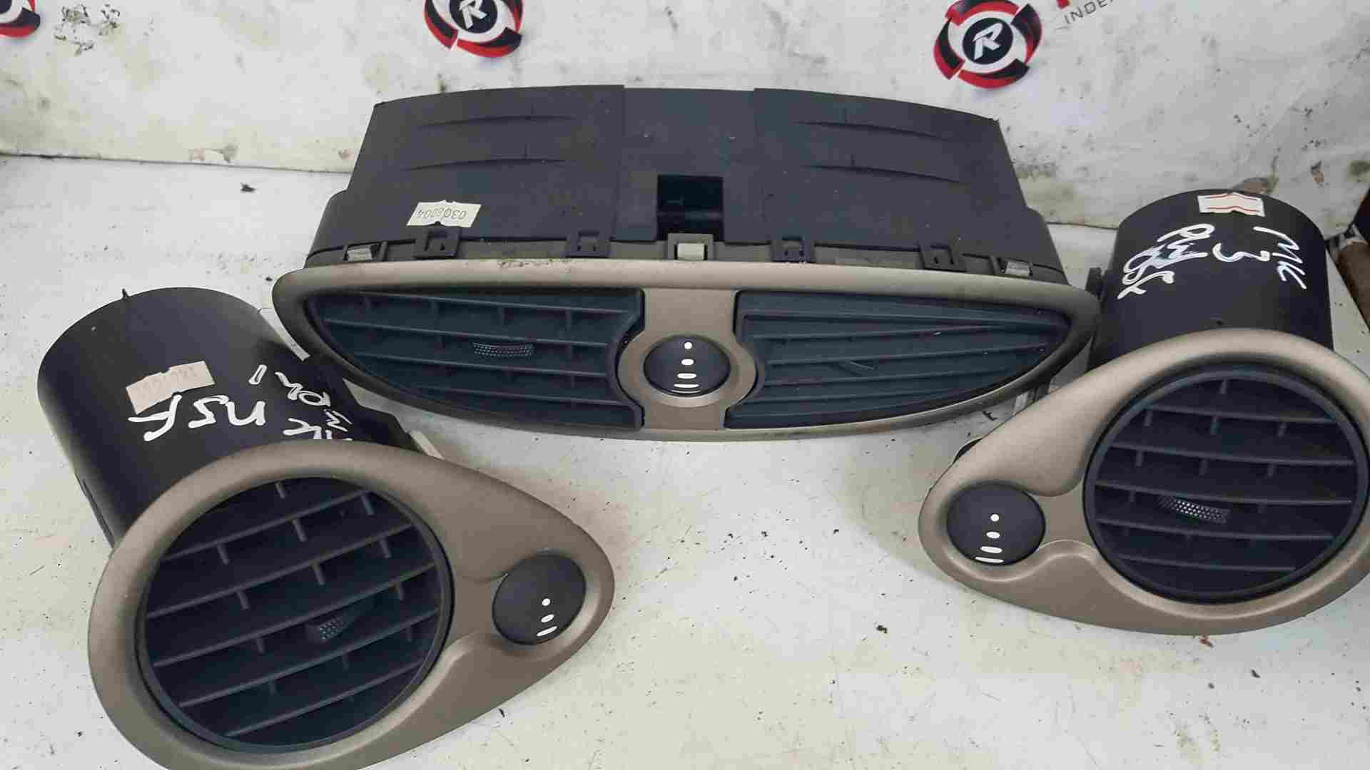 Thumb 3 Renault Clio MK3 2005-2012 Centre OSF Nsf Heater Vent Vents AIR Blower Bronze