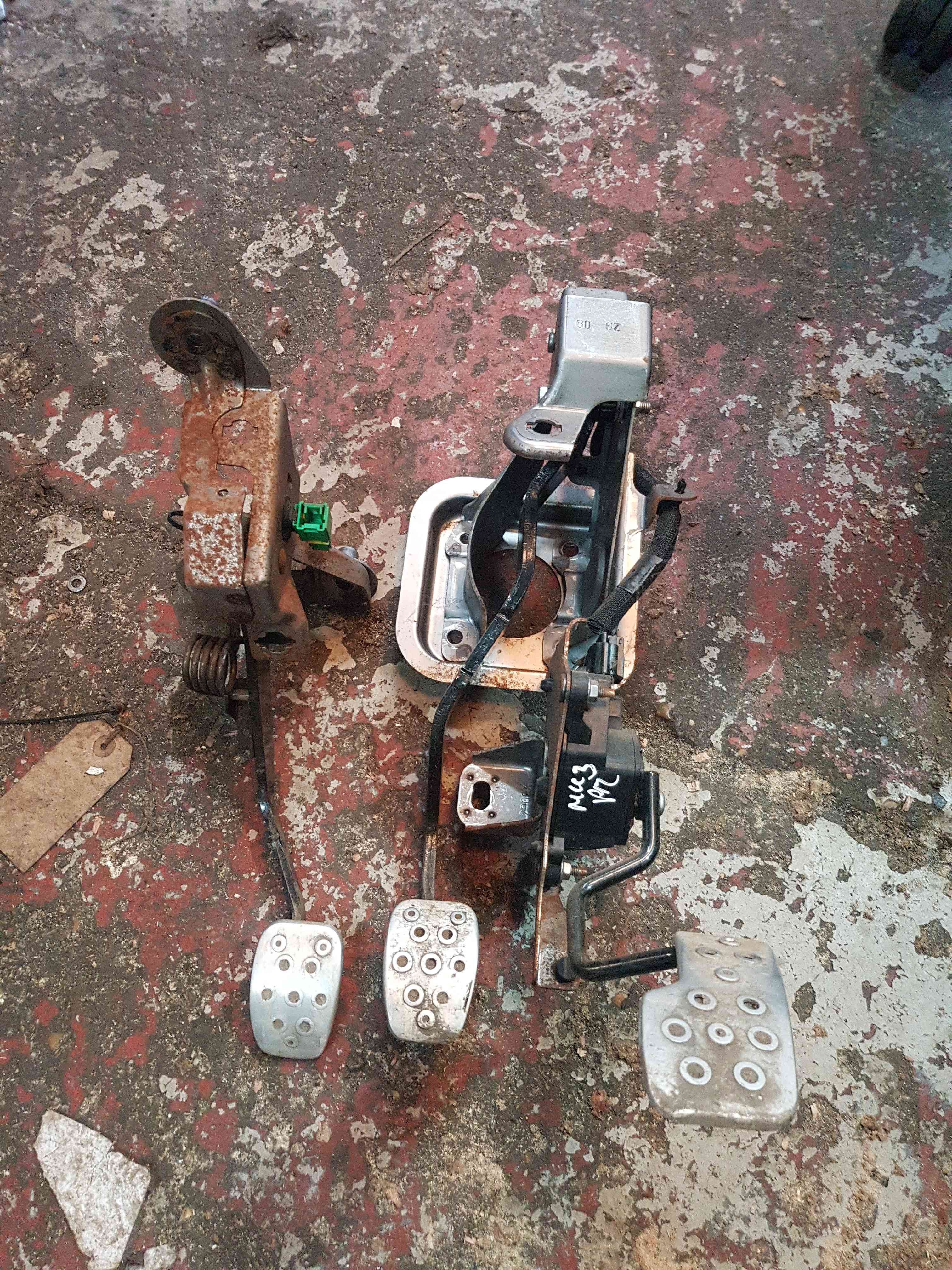 Thumb 6 Renault Clio MK3 2005-2012 Clutch Throttle Pedal Foot Mechanism