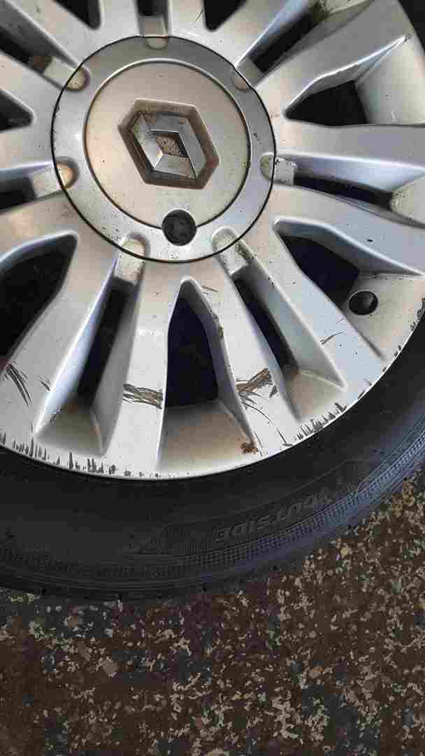 Thumb 2 Renault Clio MK3 2005-2012 DEL Arte Alloy Wheel 3/5 15Inch + Tyre 8200846129