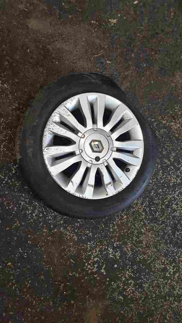 Renault Clio MK3 2005-2012 DEL Arte Alloy Wheel 3/5 15Inch + Tyre 8200846129