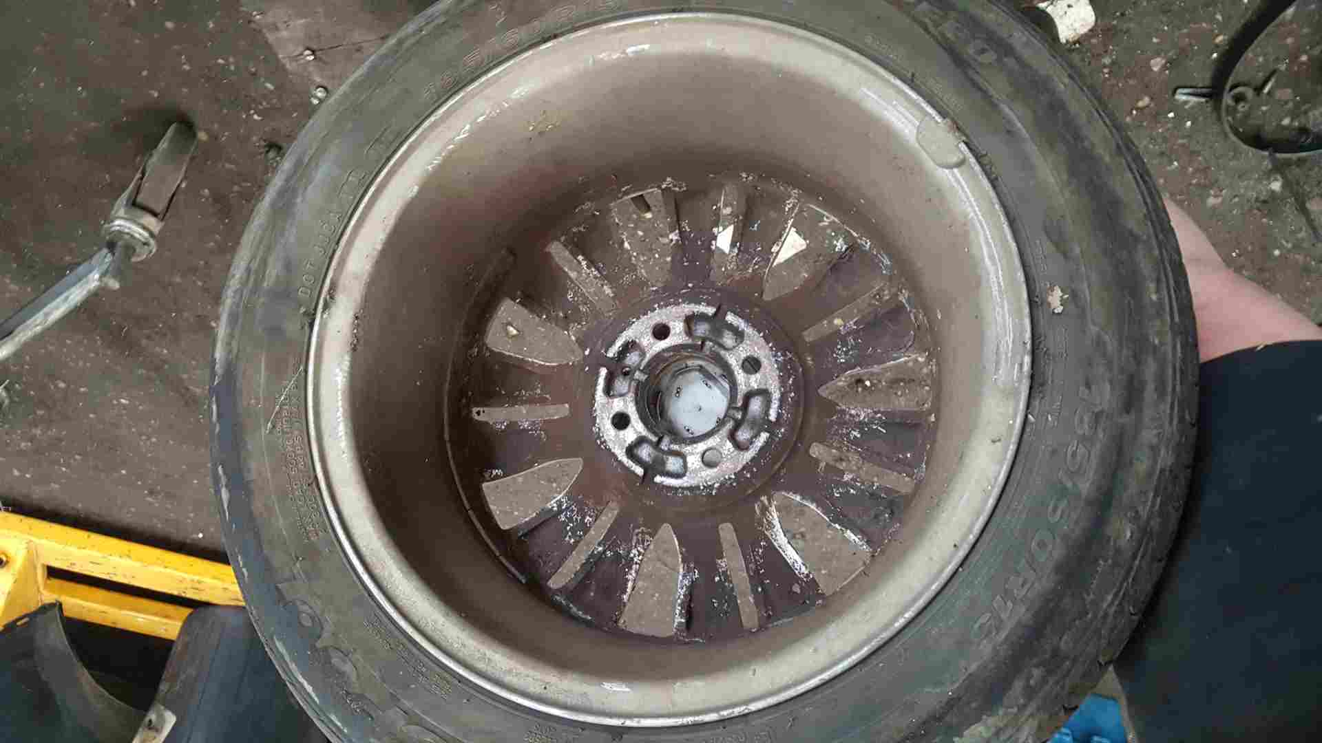 Thumb 8 Renault Clio MK3 2005-2012 DEL Arte Alloy Wheel 3/5 15Inch 8200846129