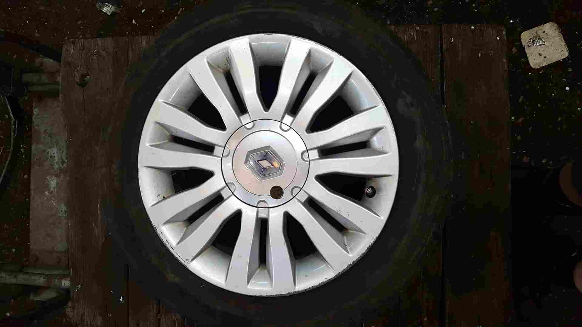 Renault Clio MK3 2005-2012 DEL Arte Alloy Wheel 3/5 15Inch 8200846129