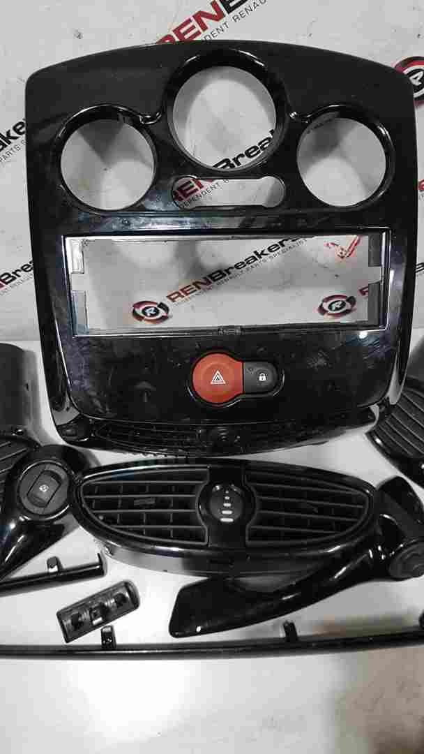 Thumb 3 Renault Clio MK3 2005-2012 Dashboard SET Trims Surround Gloss Black Handle Vents