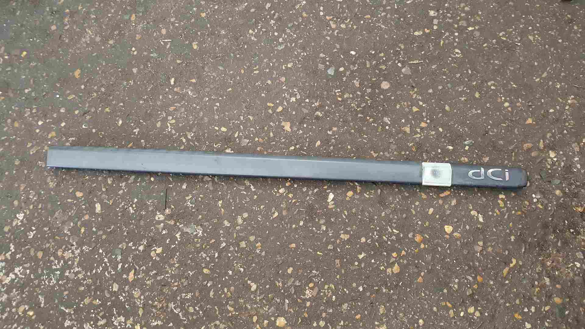 Renault Clio MK3 2005-2012 Dci Drivers OSF Front Door Moulding Trim 5Door