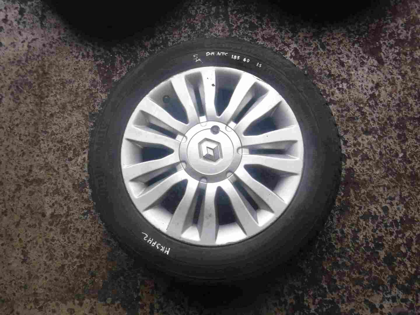 Renault Clio MK3 2005-2012 Del Arte Alloy Wheel + Tyre 185 60 15 5mm Tread