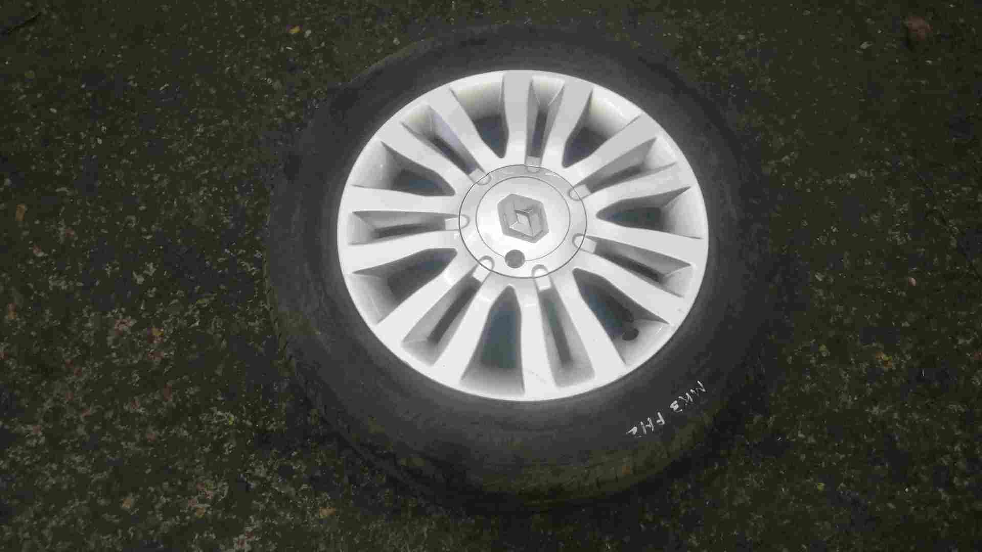 Renault Clio MK3 2005-2012 Del Arte Alloy Wheel + Tyre 185 60 15 7mm Tread