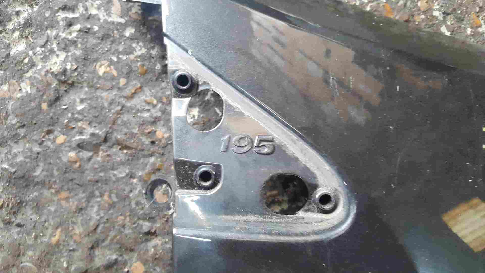 Thumb 2 Renault Clio MK3 2005-2012 Drivers OS Wing Black 676 195